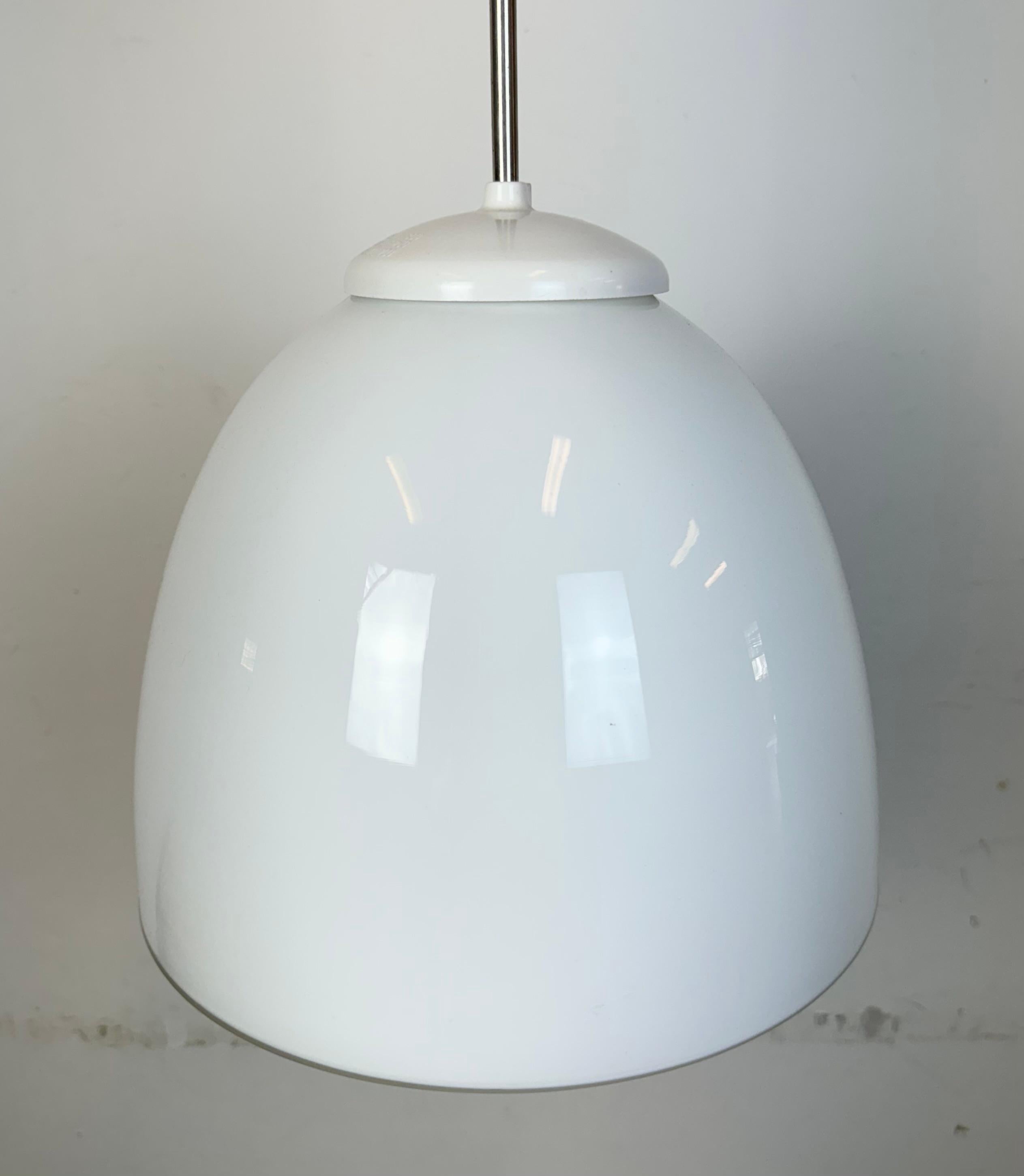 Vintage Chandelier with Milk Glass from Elektrosvit, 1960s In Good Condition For Sale In Kojetice, CZ