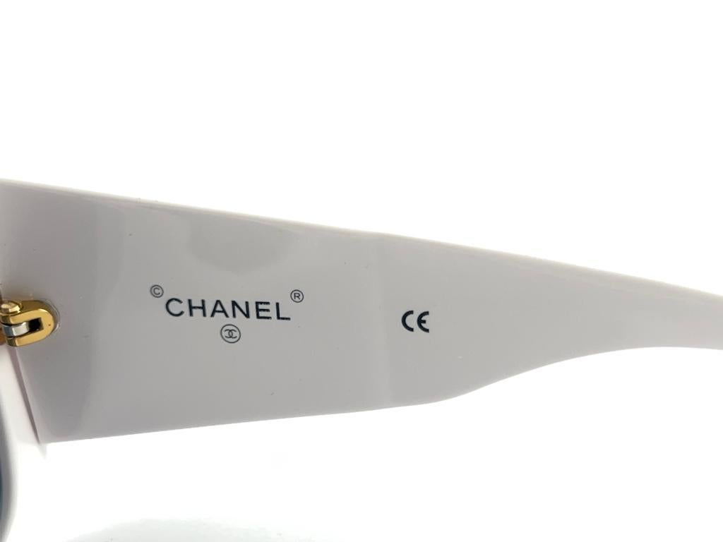 Women's or Men's Vintage Chanel 05257 SAMPLE White Strass S/S 1994 Sunglasses Made In France