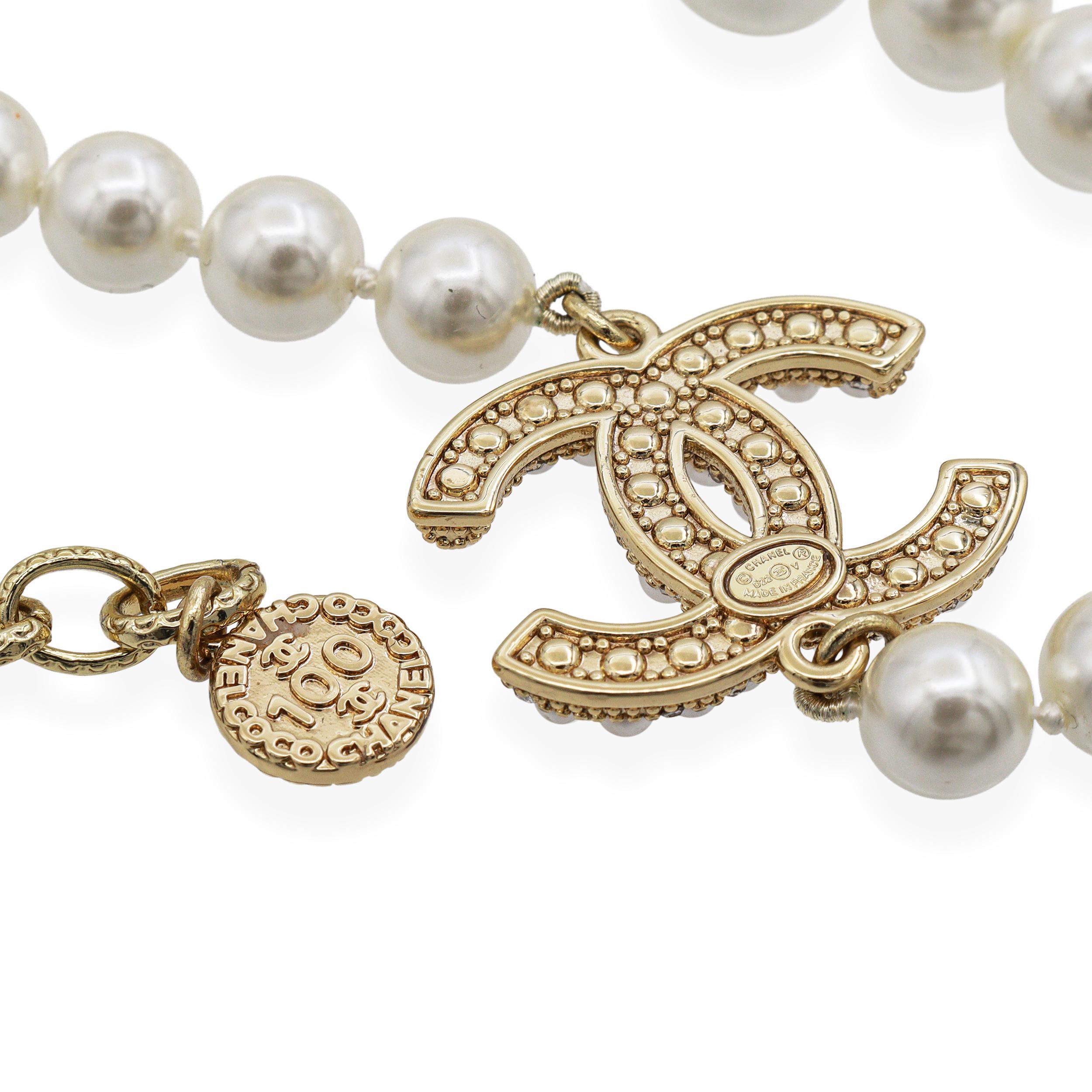 Vintage Chanel 100th Anniversary Gold-Finish Faux Perle Perlenstrang Halskette im Angebot 1