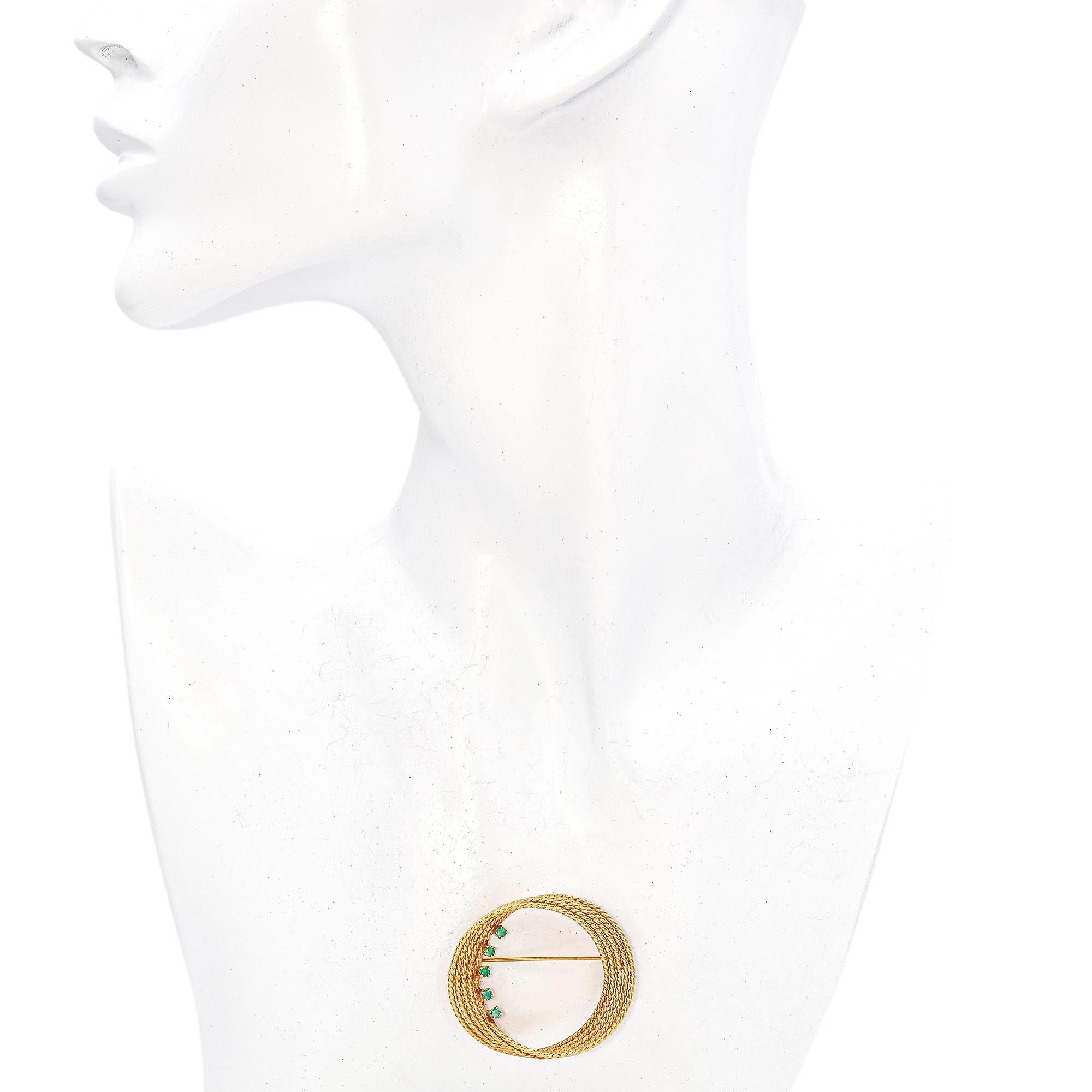 Women's Vintage Chanel 14K Yellow Gold Rope Swirl Pin with Emeralds For Sale