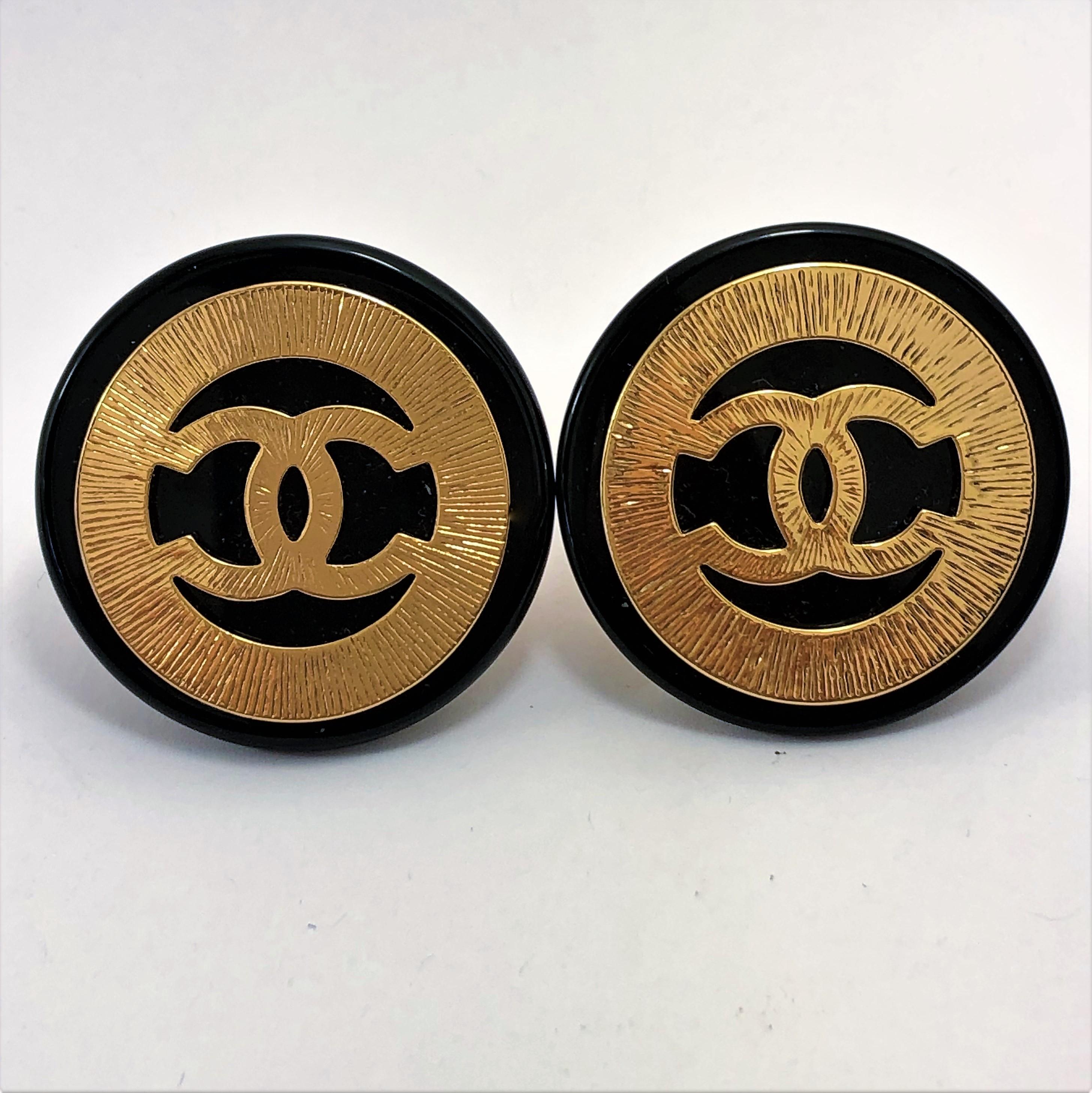 chanel earrings black gold