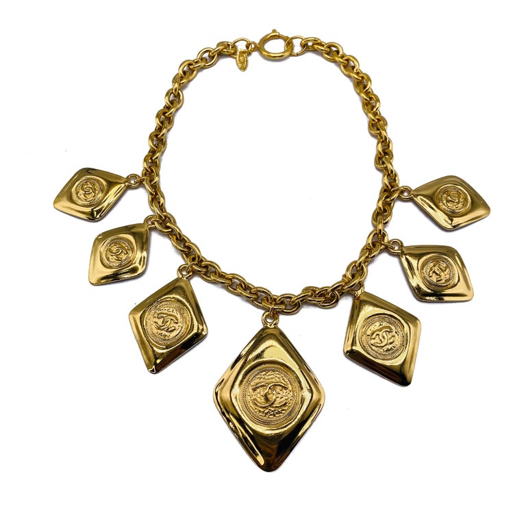 Chanel - Authenticated CC Necklace - Gold Plated Gold Plain for Women, Good Condition