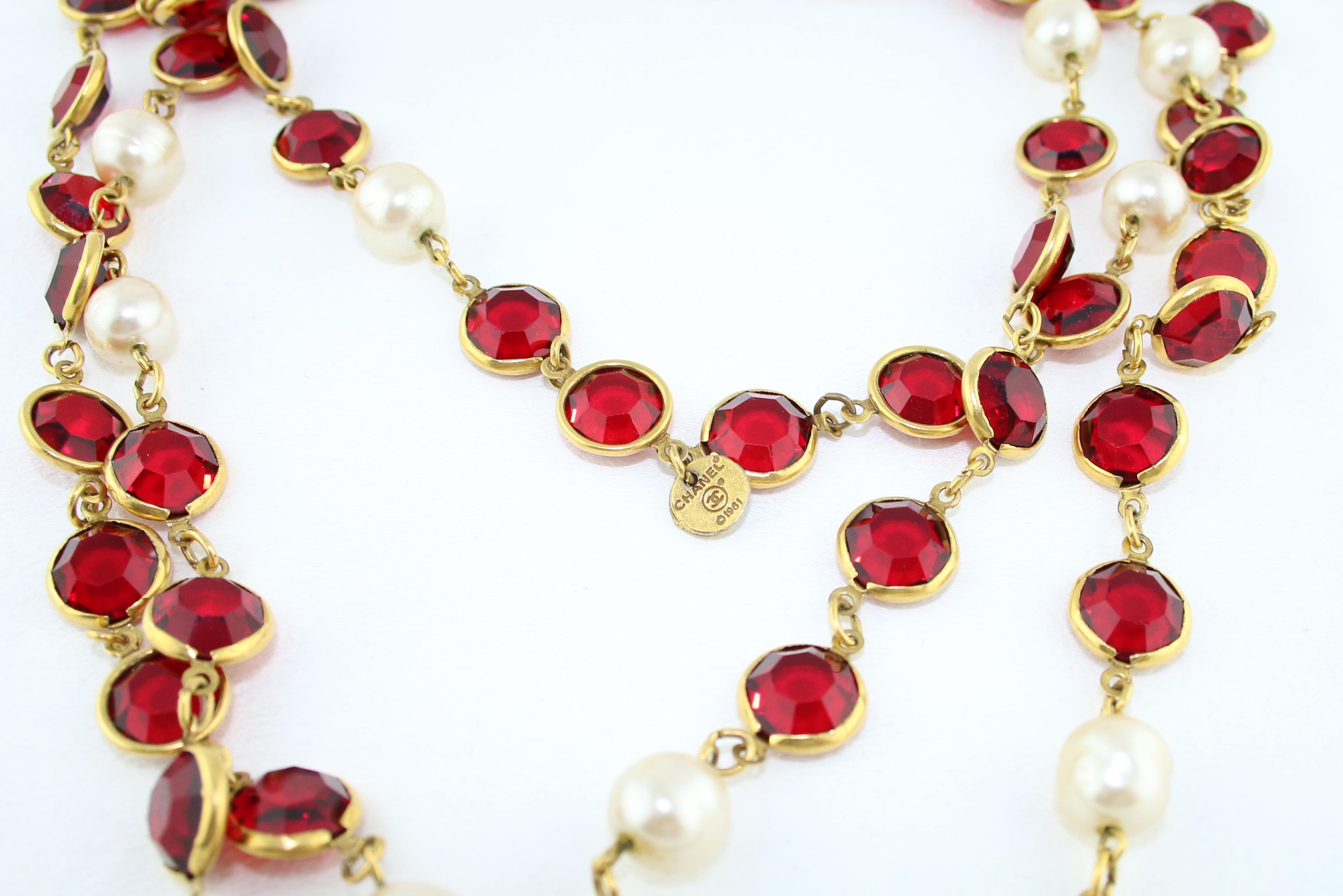 Women's Vintage CHANEL 1981 Faux Pearl & Red Gripoix Long Necklace For Sale