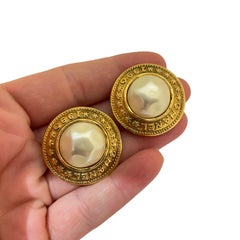 Vintage CHANEL 1990 Gold gripoix Perle Designer Landebahn Clip auf Ohrringe