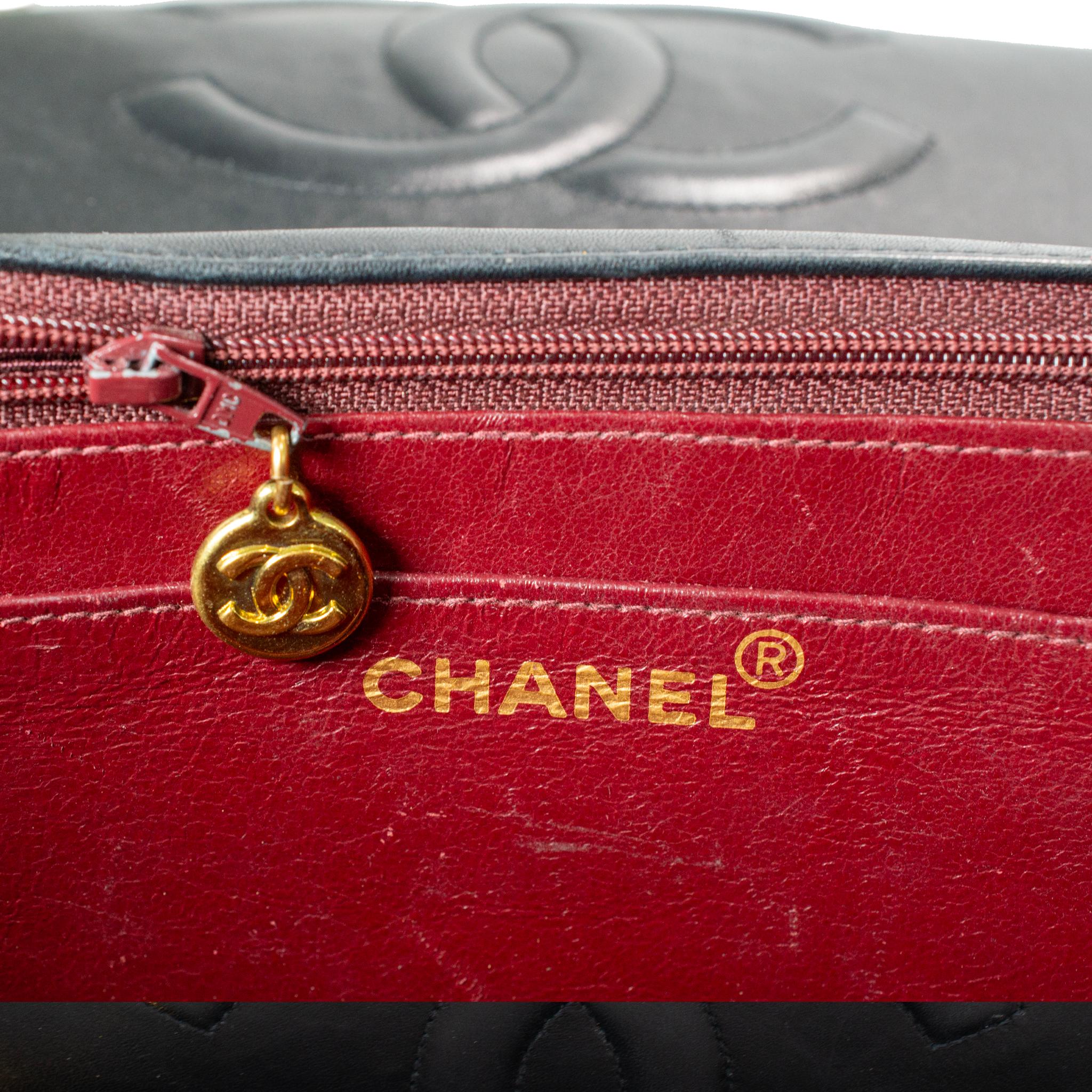 Vintage Chanel 1990s Black Lambskin Leather Quilted XL Jumbo Flap Bag For Sale 6