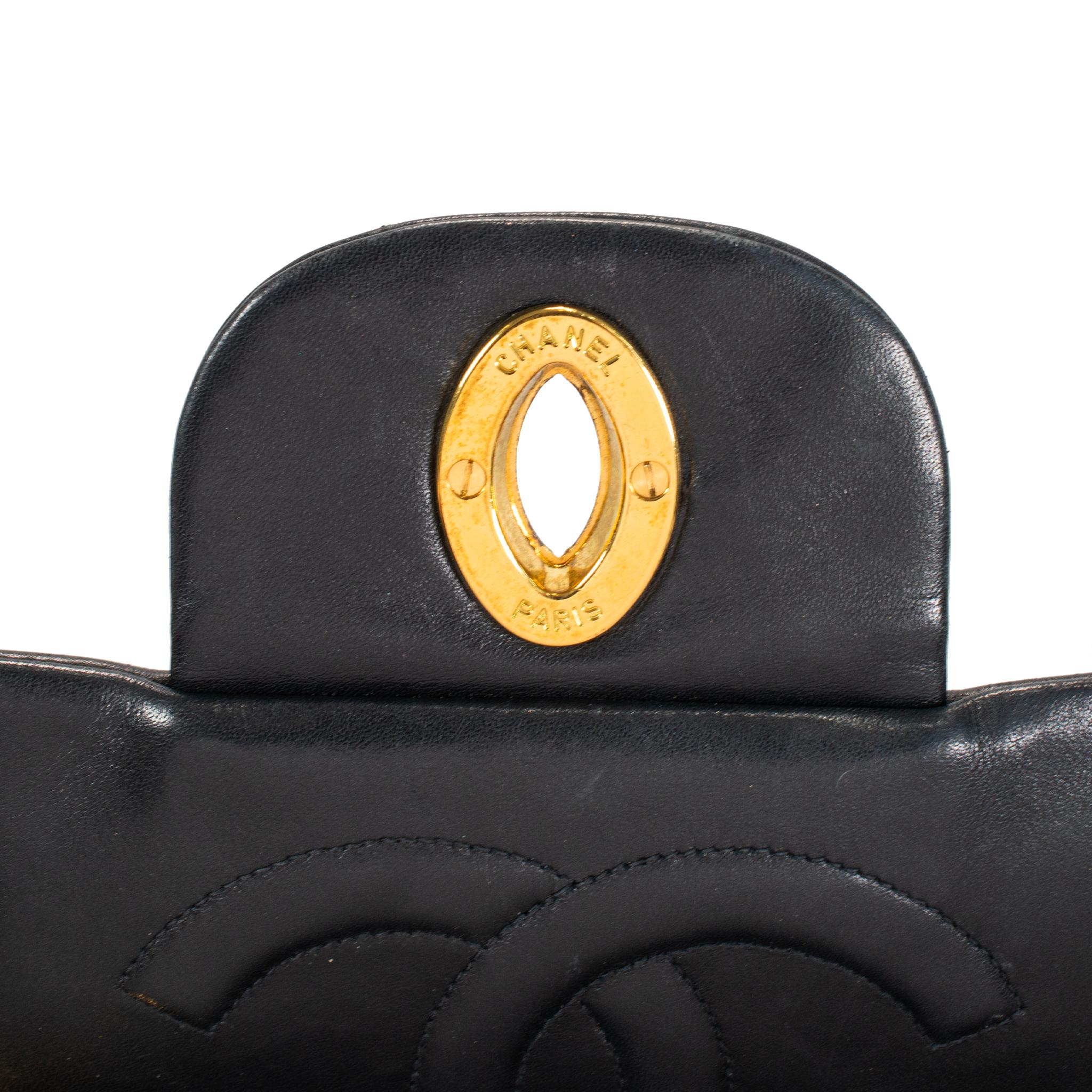 Vintage Chanel 1990s Black Lambskin Leather Quilted XL Jumbo Flap Bag For Sale 5