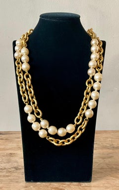 Vintage Chanel 1993 Faux Pearl Chunky Chain Link Necklace