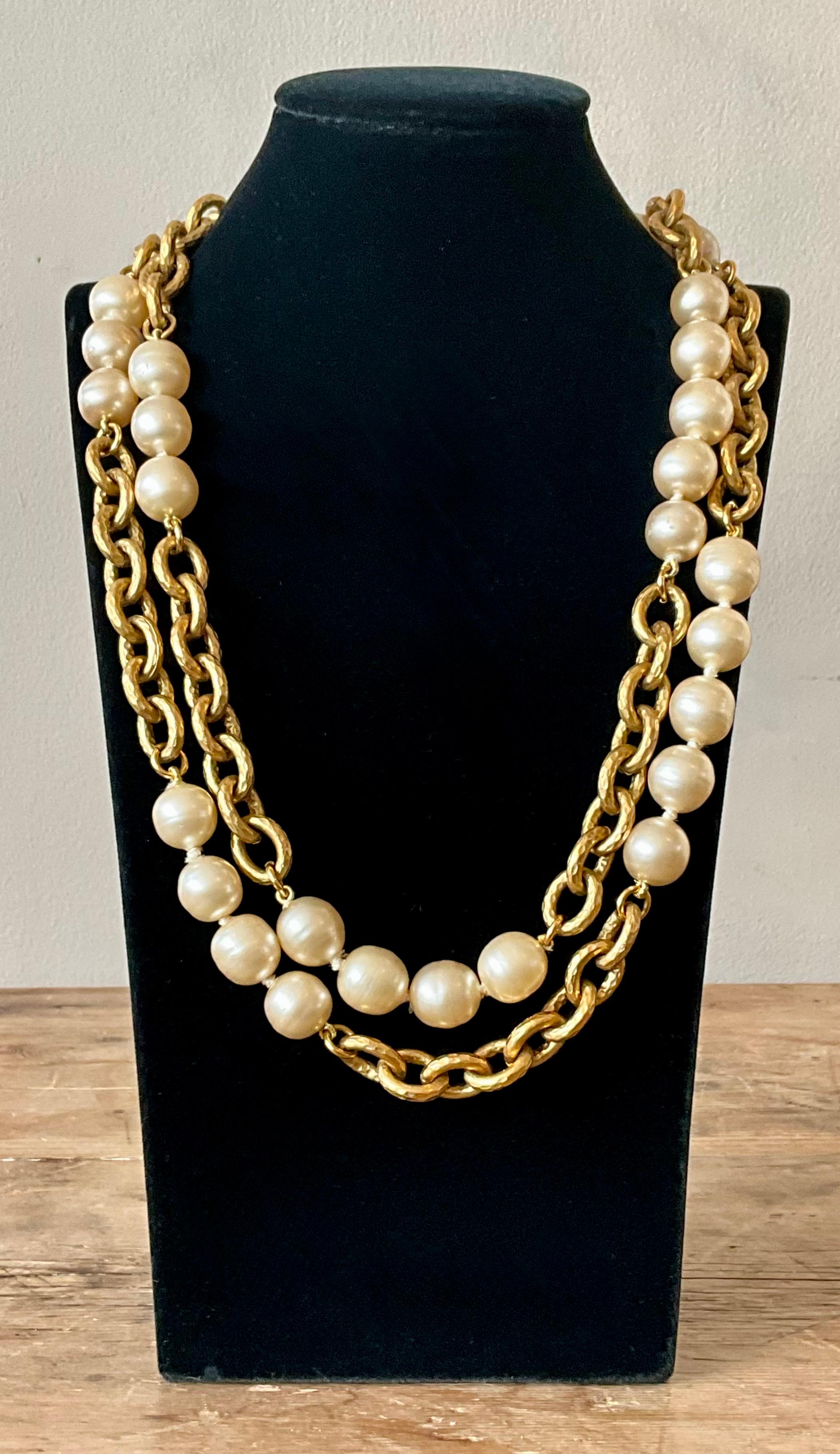 Regency Vintage Chanel 1993 Collana a catena con perle finte A Link in vendita