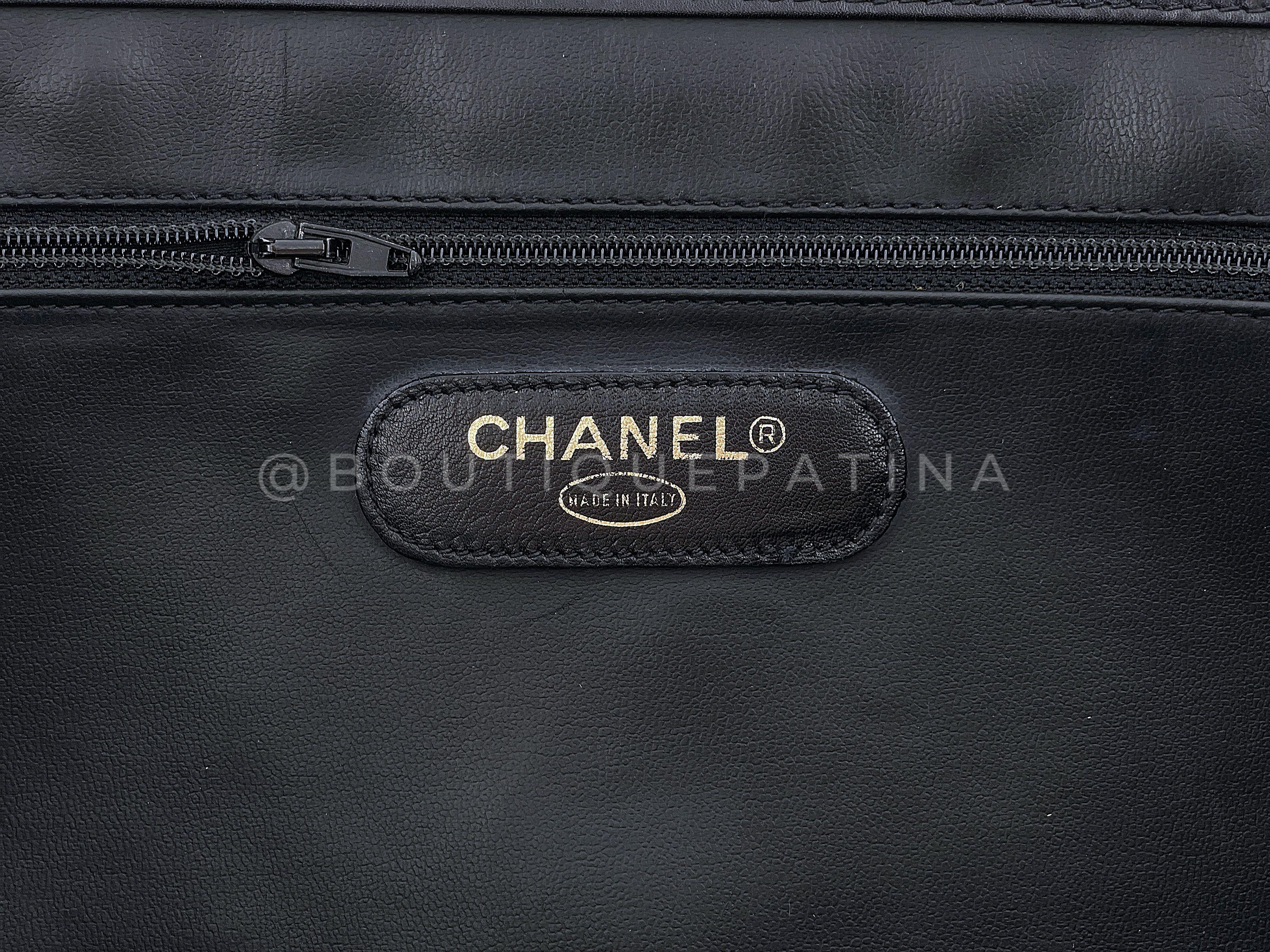 Vintage Chanel 1994 Black Quilted Supermodel XL Weekender Tote Bag 24k GHW 67419 For Sale 6
