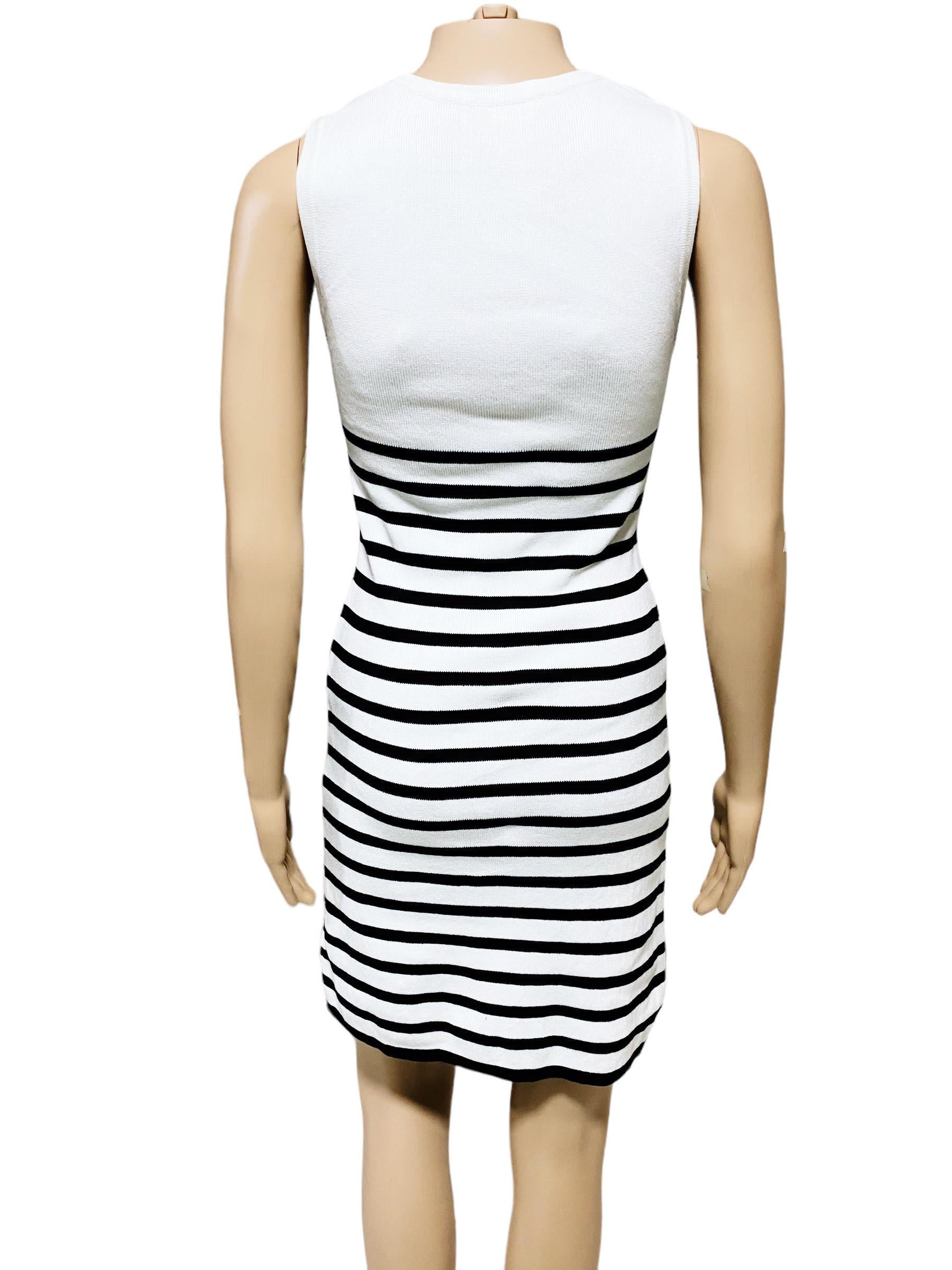 Women's Vintage Chanel 1994 - CC knitted Striped Runway Dress For Sale