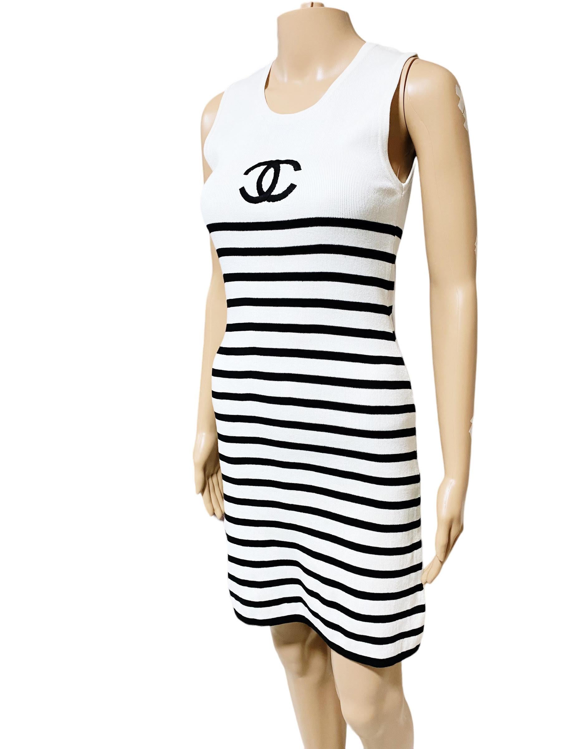 Vintage Chanel 1994 - CC knitted Striped Runway Dress For Sale 1