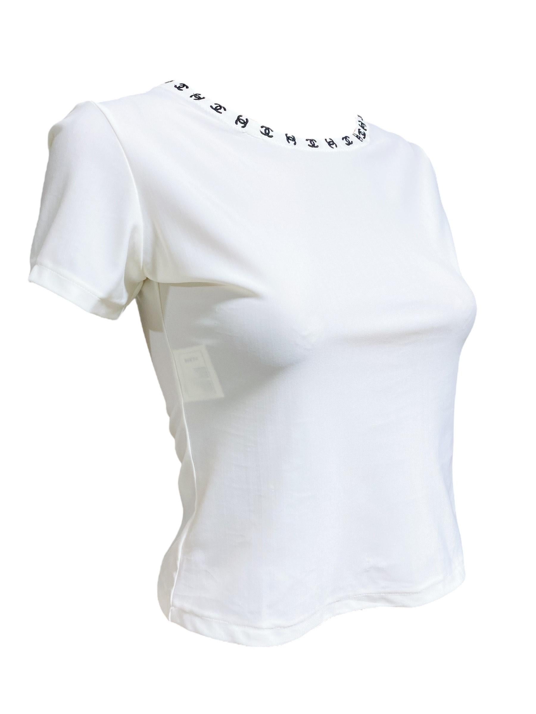 Iconic and extremely hard-to-find Chanel top. This white top is made of a polyester blend and features embroidered logos on the neck part.

Quote by Coco Chanel: “𝑺𝒊𝒎𝒑𝒍𝒊𝒄𝒊𝒕𝒚 𝒊𝒔 𝒕𝒉𝒆 𝒌𝒆𝒚𝒏𝒐𝒕𝒆 𝒐𝒇 𝒂𝒍𝒍 𝒕𝒓𝒖𝒆