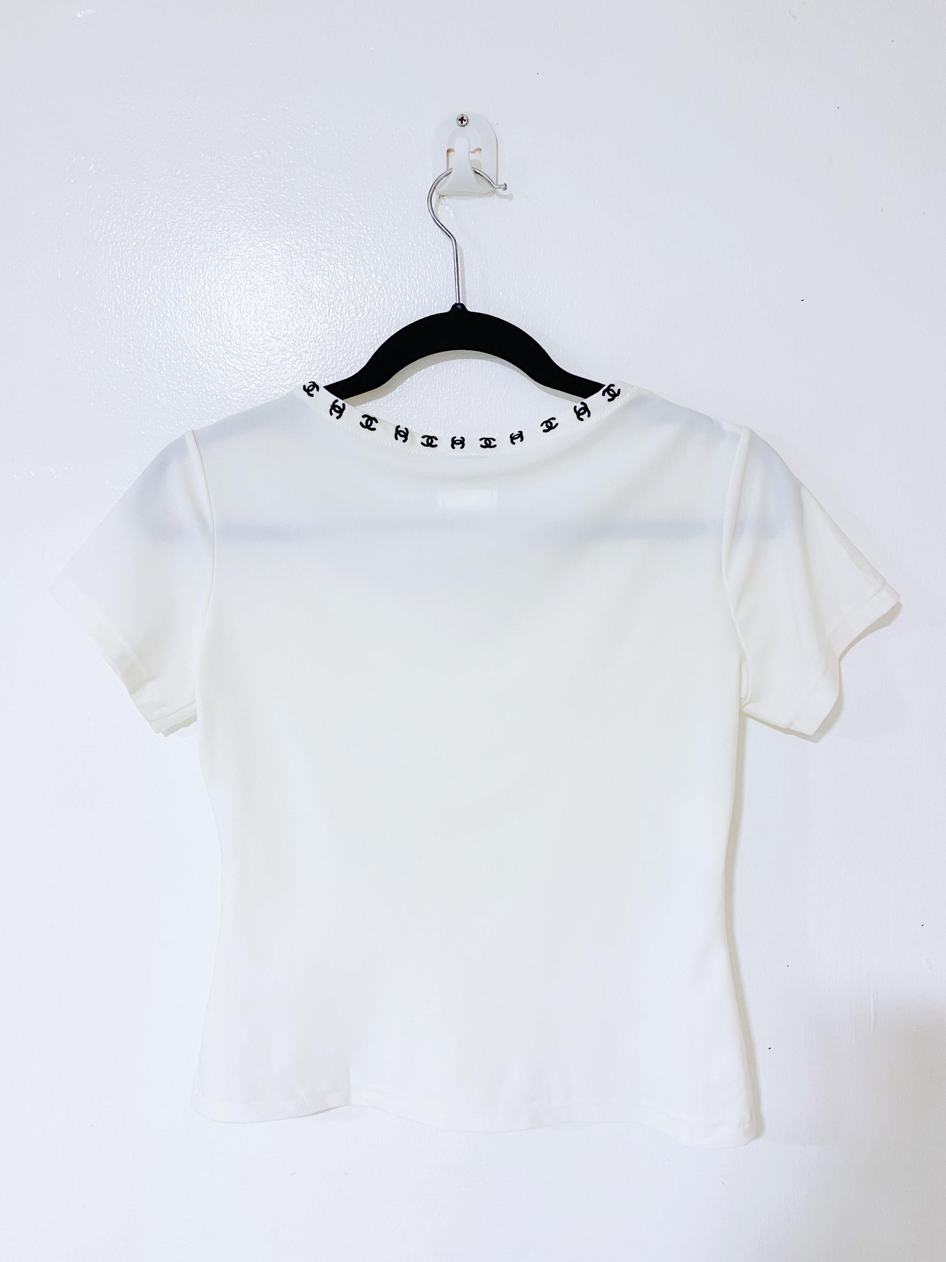 Vintage CHANEL 1997 - CC top Pour femmes en vente