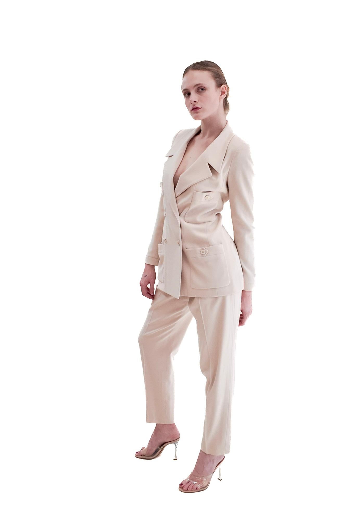 Vintage Chanel 1997 Cruise Cream Pants Suit In Good Condition For Sale In Los Angeles, CA