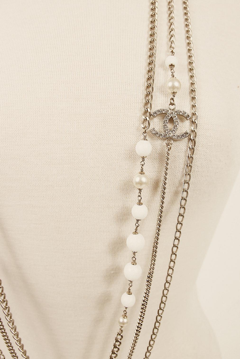 Women's Vintage Chanel 2005A Silvertone Chain & Bead Necklace w/Oversized Camellia