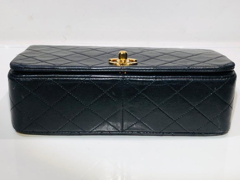 Women's or Men's Vintage Chanel 23cm Black Quilted Lambskin “CC” Turnlock Full Flap Shoulder Bag  For Sale
