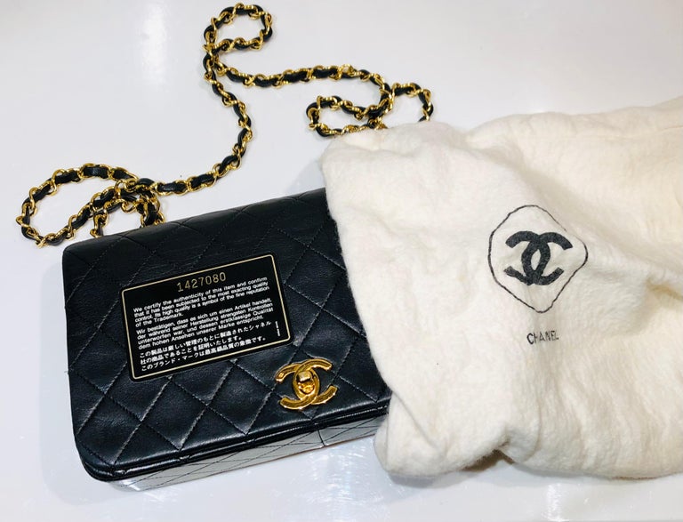Vintage Chanel 23cm Black Quilted Lambskin “CC” Turnlock Full Flap Shoulder Bag  For Sale 2