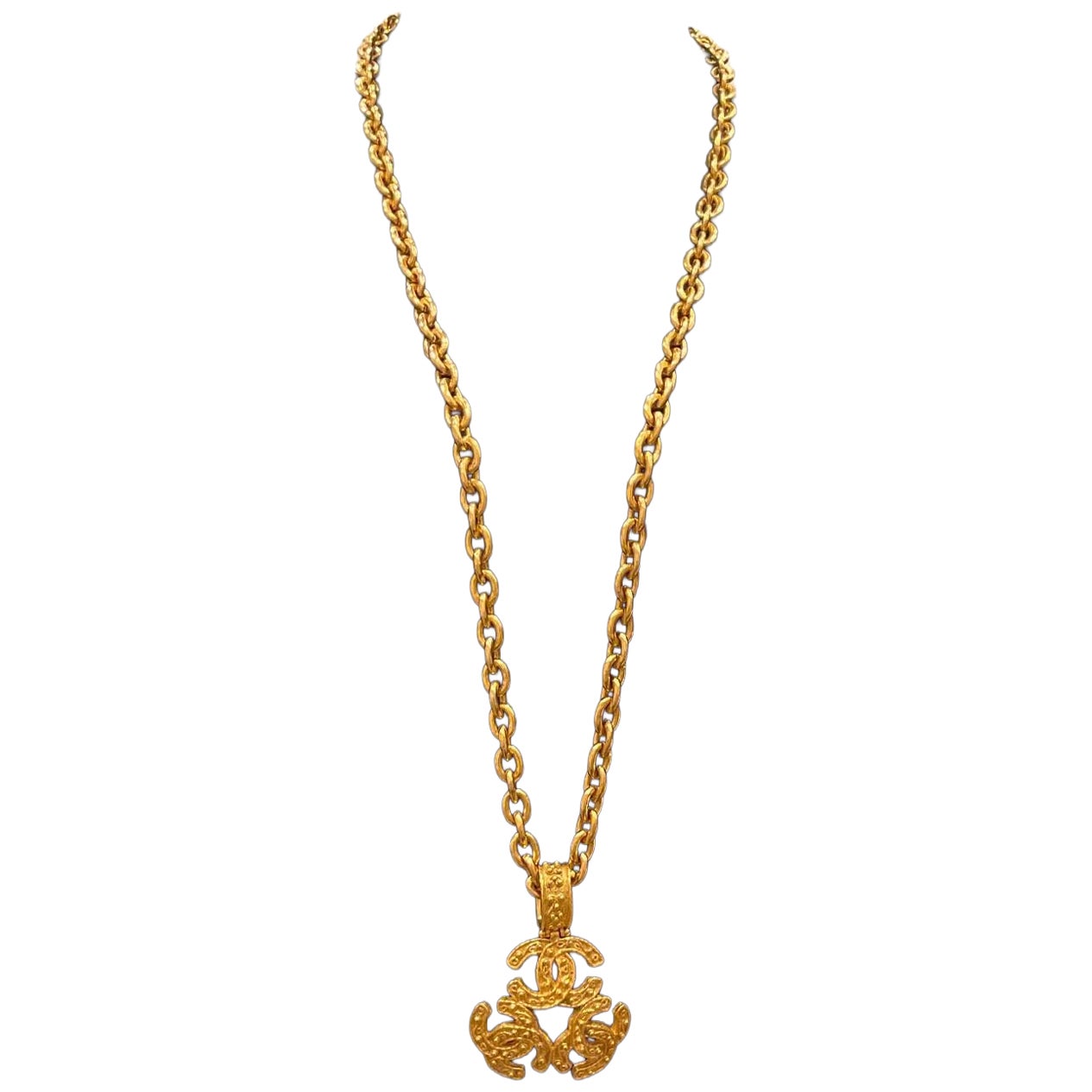 Vintage Chanel 24K Gold-Plated Triple Interlocking CC Pendant Necklace For Sale