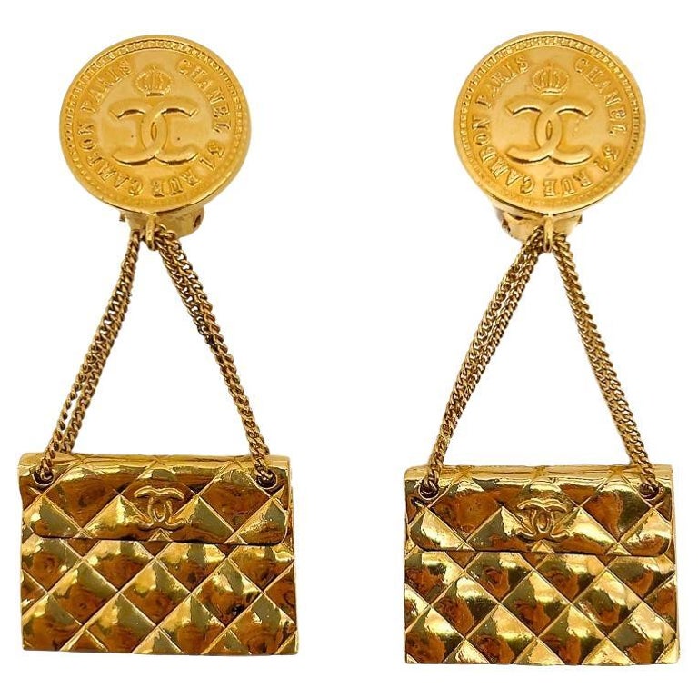 Chanel Vintage Gold Plated Cc Rope Triangle Clip On Earrings - 2 Pieces