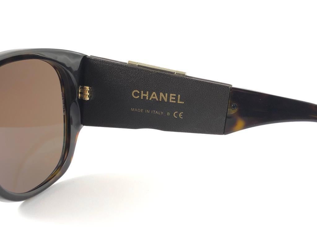 Vintage Chanel 5202 Schildpatt Hidden Mirror Gesteppte Sonnenbrille Made in France im Angebot 3