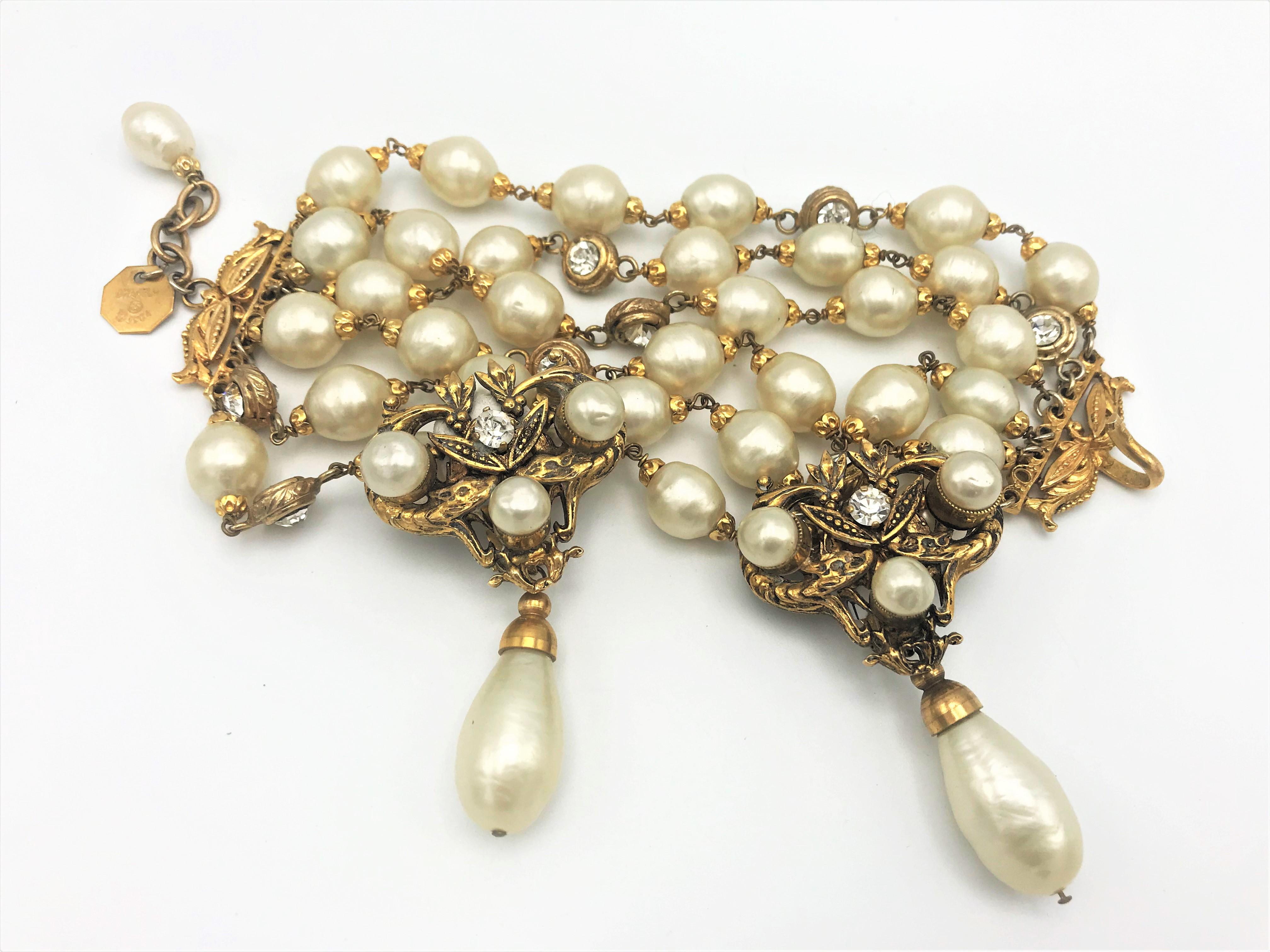 Chanel 6-row pearl bracelet signed. 1984 gold plated In Excellent Condition For Sale In Stuttgart, DE