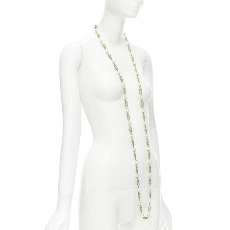 Women's vintage CHANEL 93A green Gripoix poured glass beads faux Pearl sautoir necklace For Sale