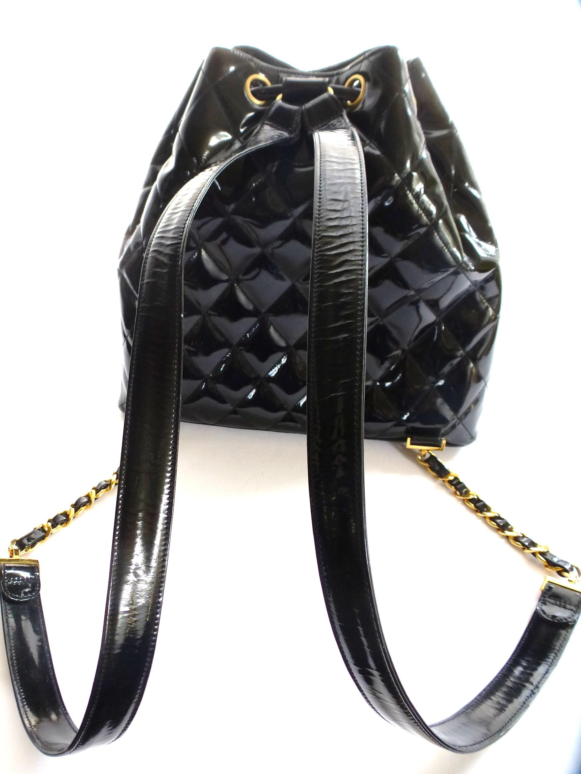 Women's or Men's Vintage Chanel backpack black quiltet patent leather, 1990, France For Sale