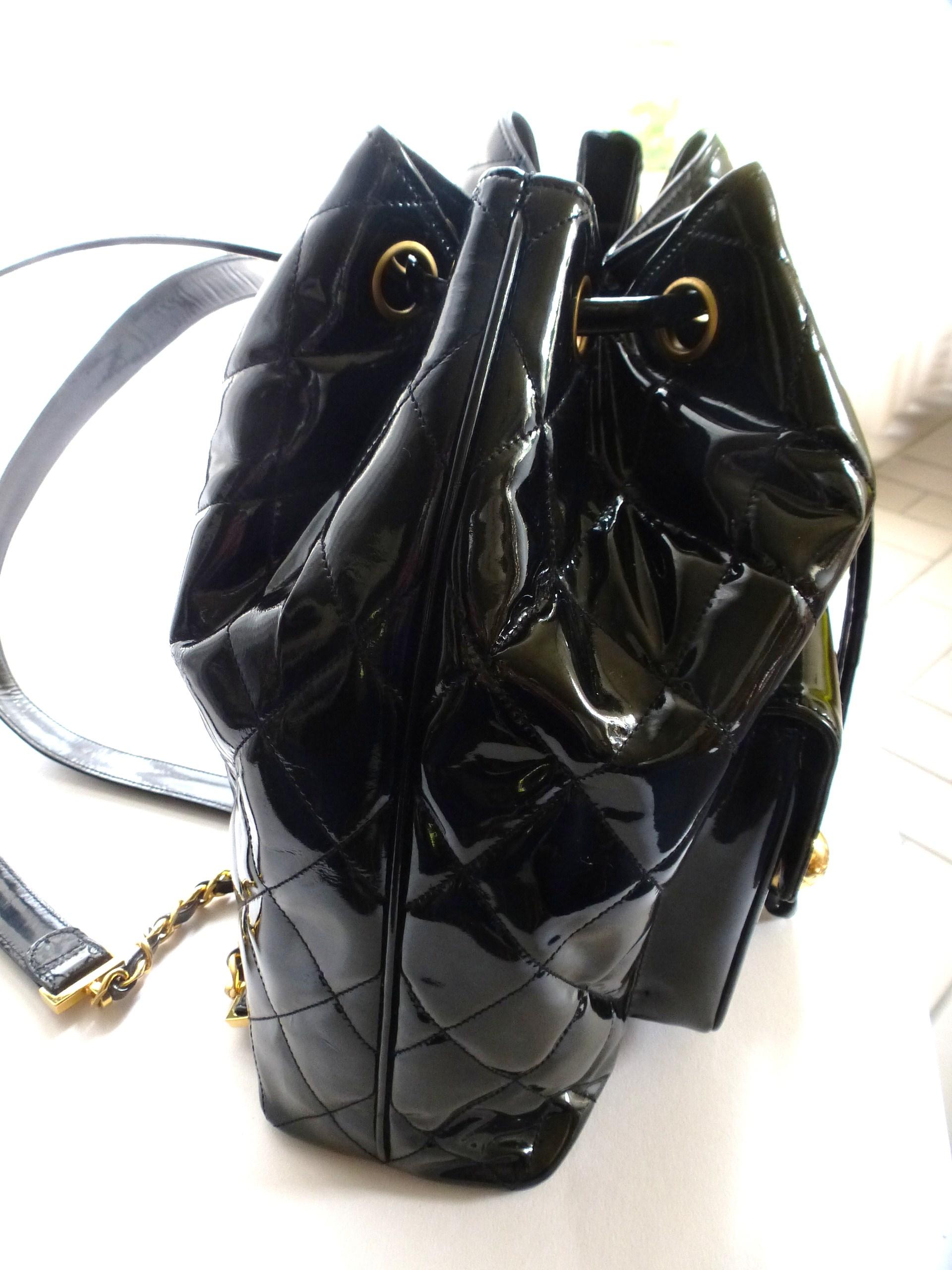 Vintage Chanel backpack black quiltet patent leather, 1990, Made in France For Sale 5