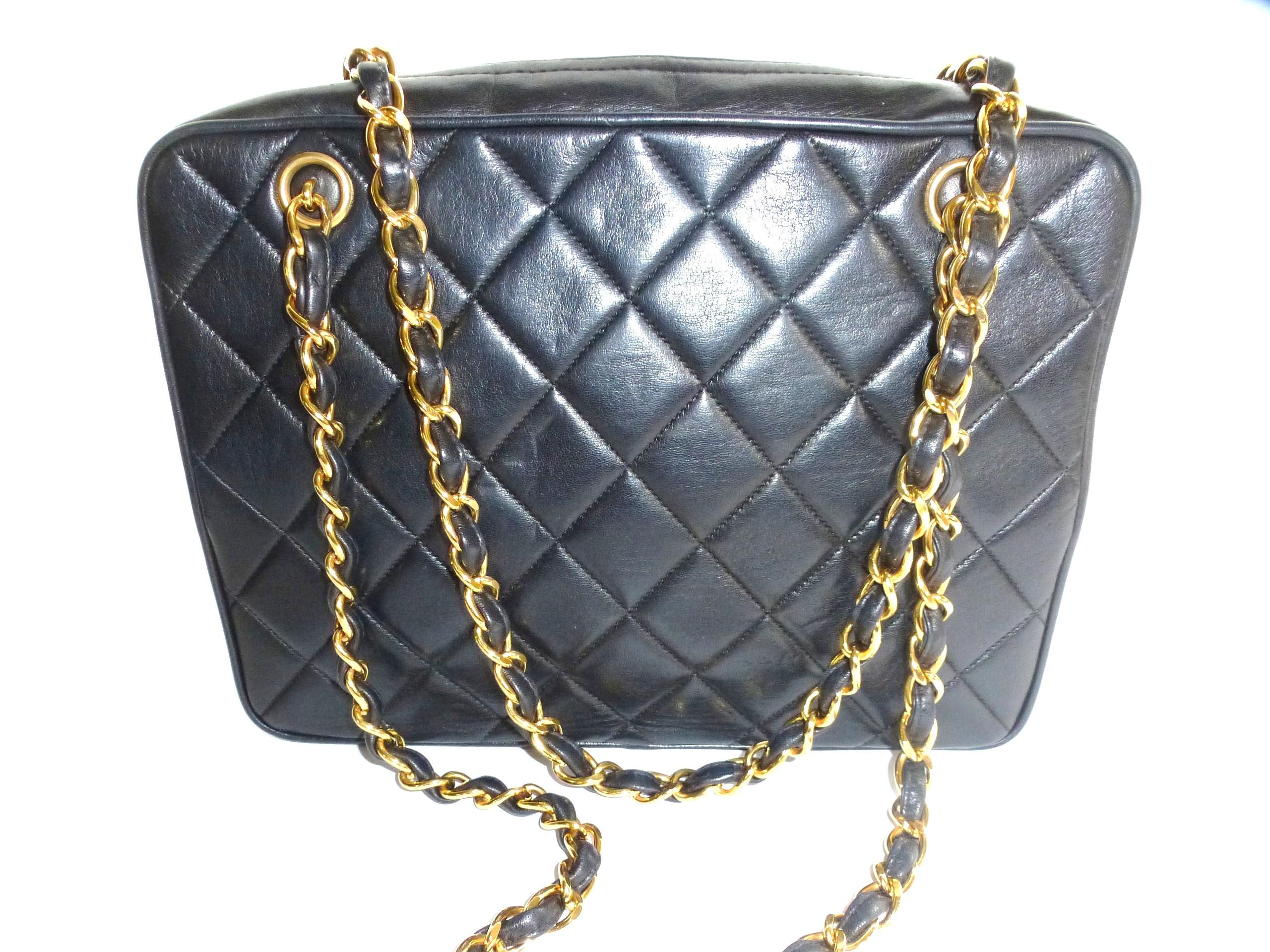 Vintage Chanel shoulder bag black quilted lambskin, 2 handle chains, 1995s In Good Condition In Stuttgart, DE