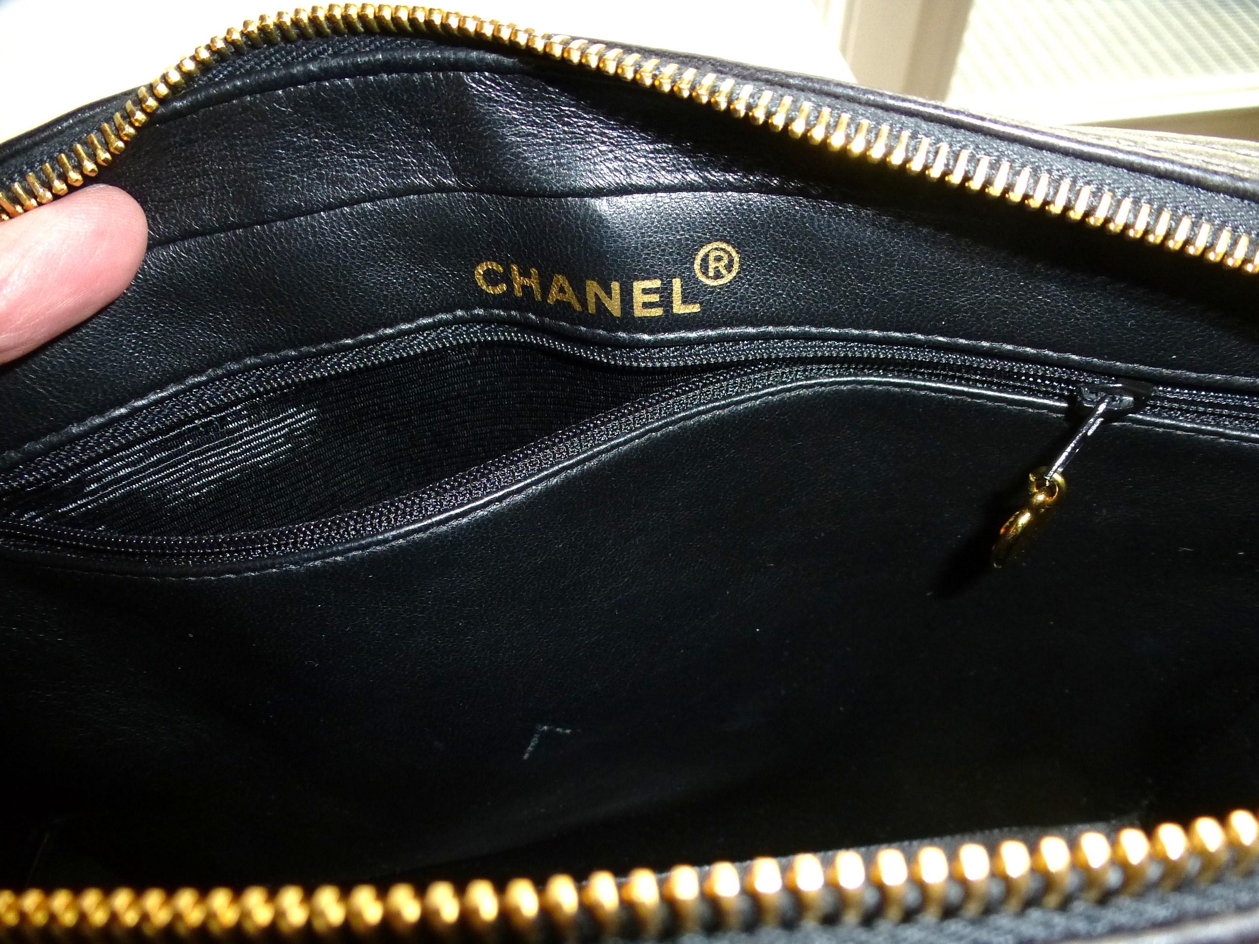 Vintage Chanel shoulder bag black quilted lambskin, 2 handle chains, 1995s 4