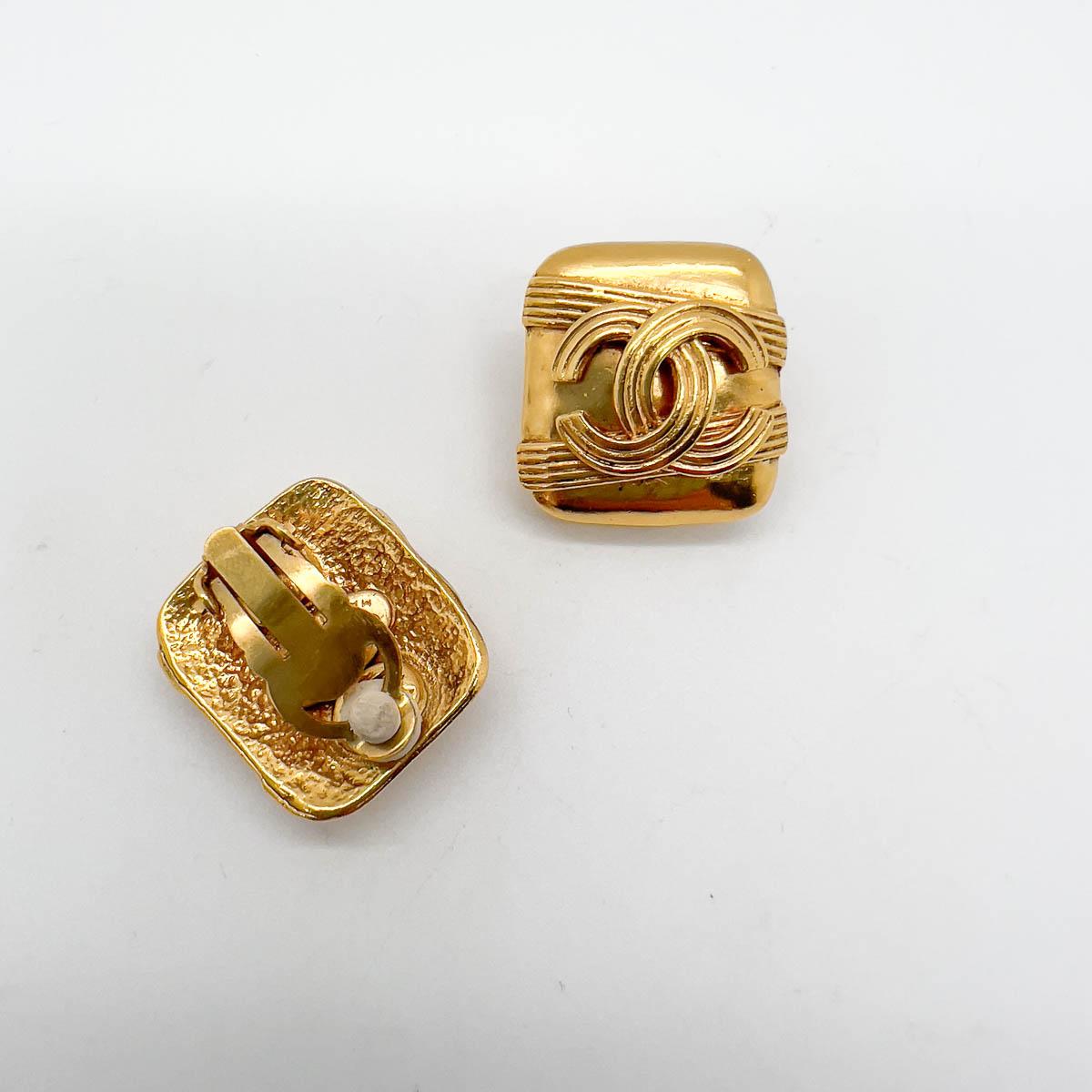 Vintage Chanel Banded CC Logo Earrings 1994 In Good Condition For Sale In Wilmslow, GB