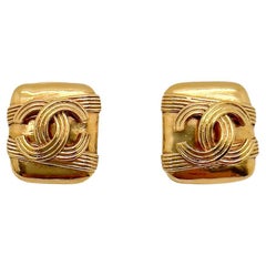 CC-Logo-Ohrringe mit Bändern von Chanel, 1994