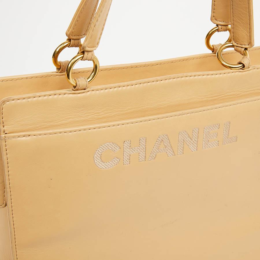 Vintage CHANEL Beige Lambskin Tote Bag For Sale at 1stDibs | chanel ...