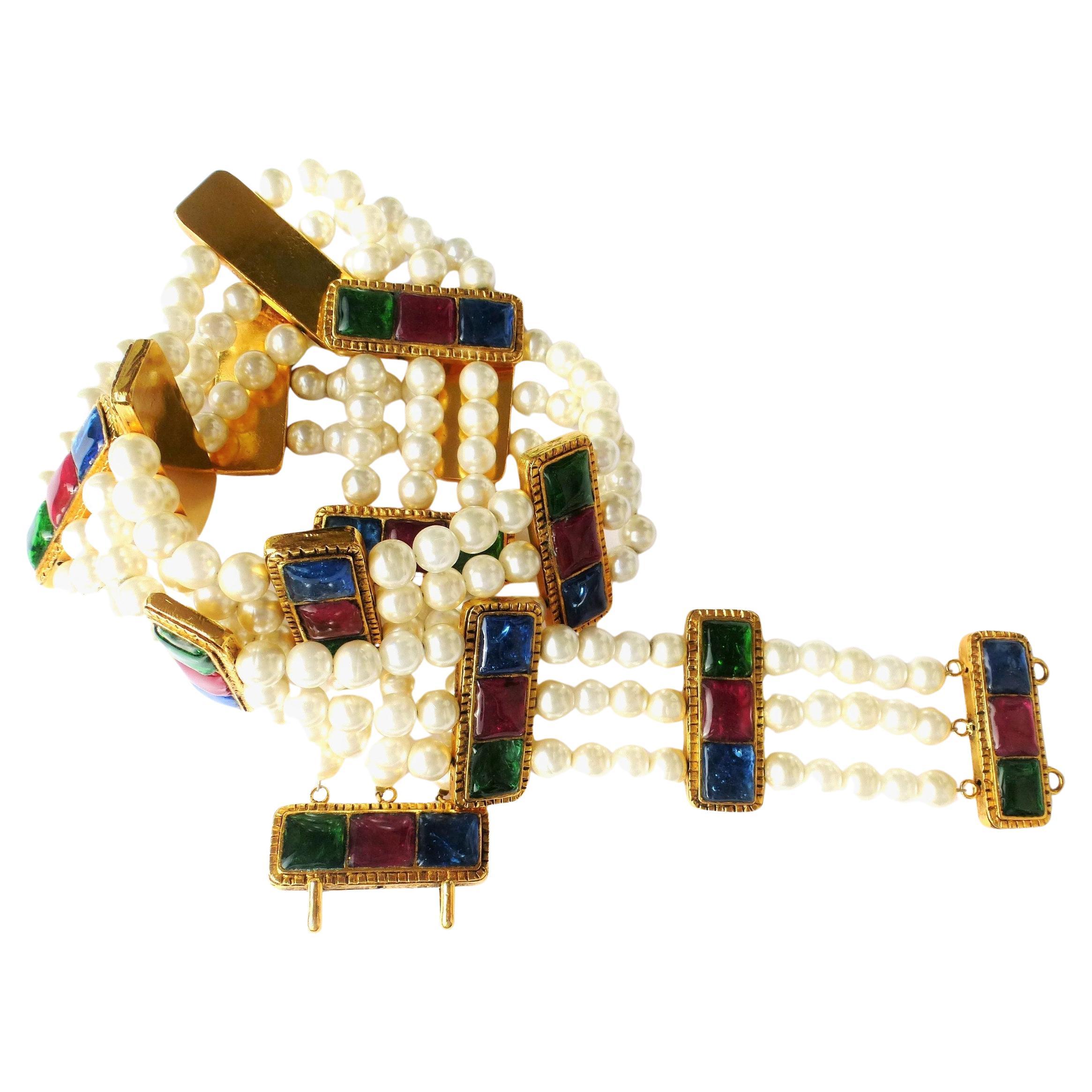 Beige Vintage Chanel belt made by Robert Goossens and House of Gripoix 24 k. golld pl For Sale