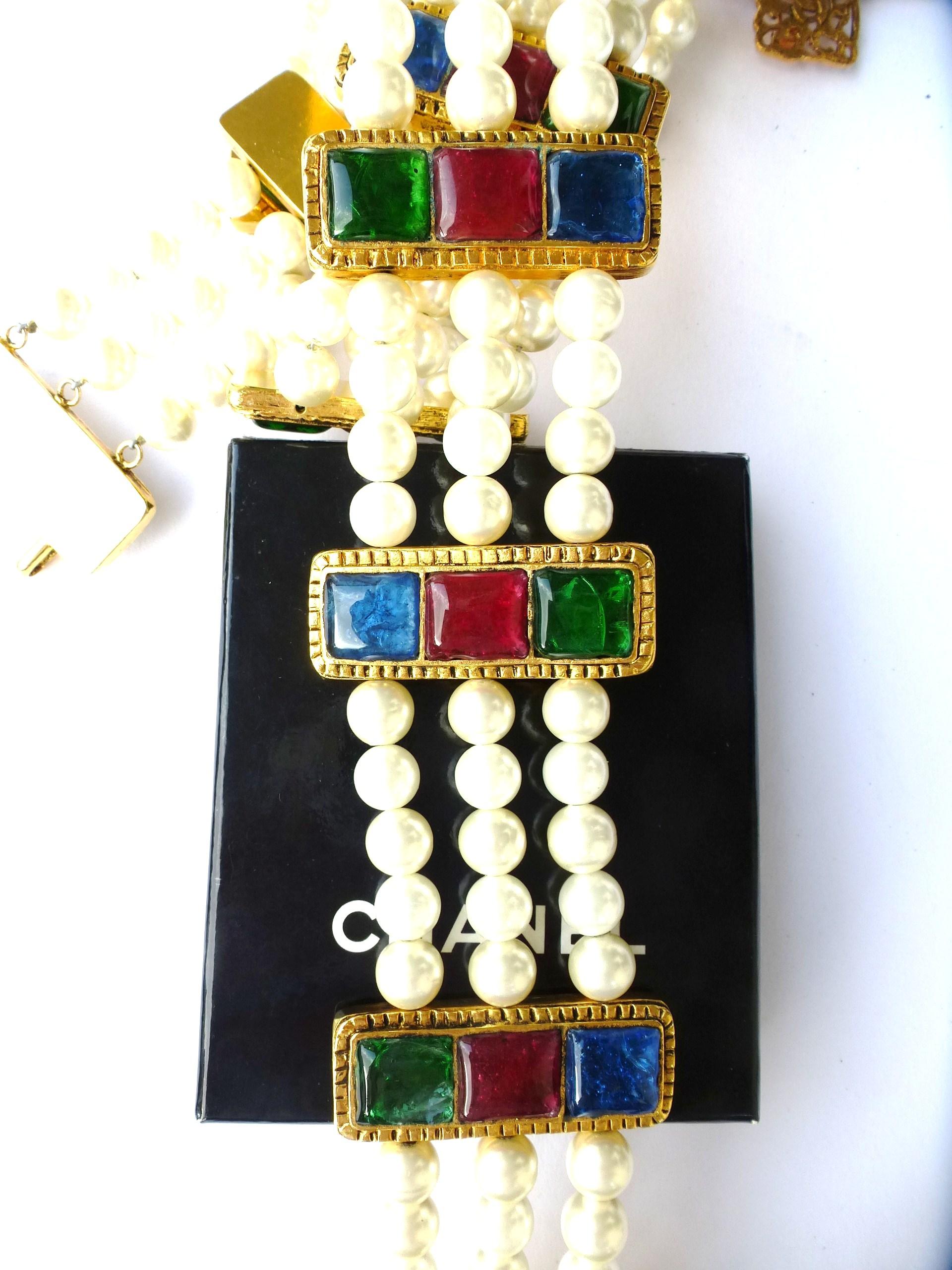 Vintage Chanel belt made by Robert Goossens and House of Gripoix 24 k. golld pl For Sale 3