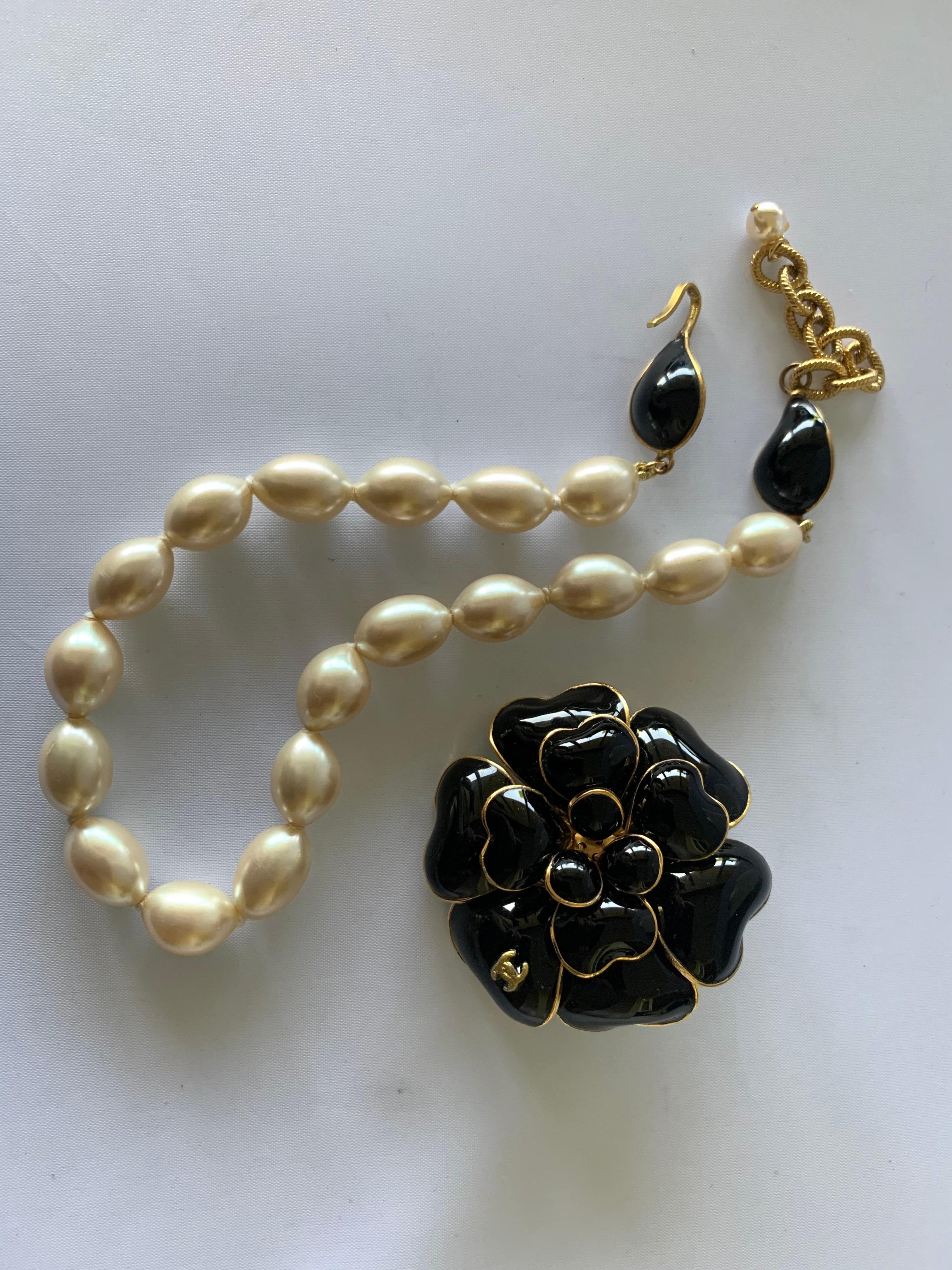 chanel black pearl necklace