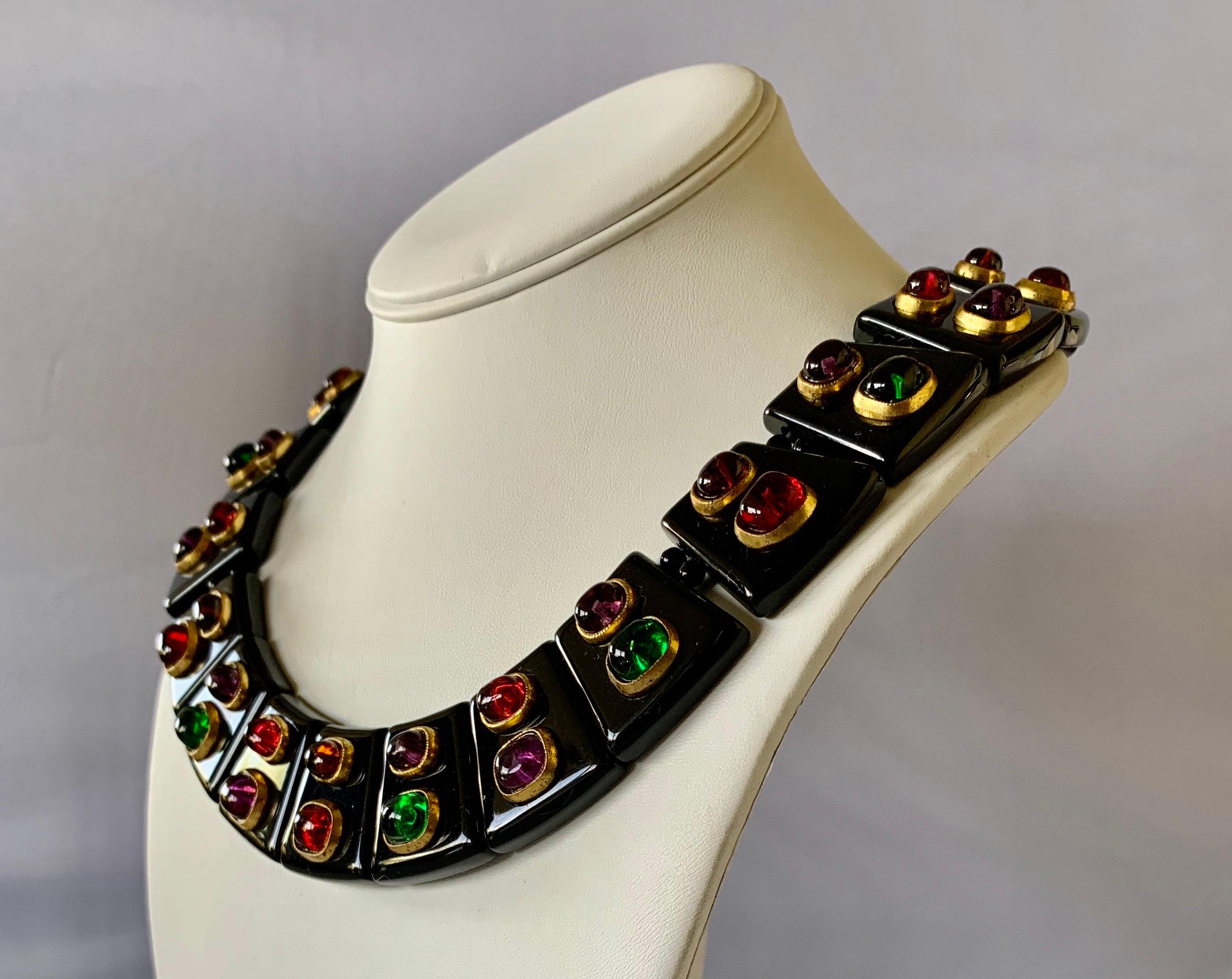 Splendid and scare Coco Chanel jeweled collar statement necklace - comprised out of articulated black French Bakelite 
