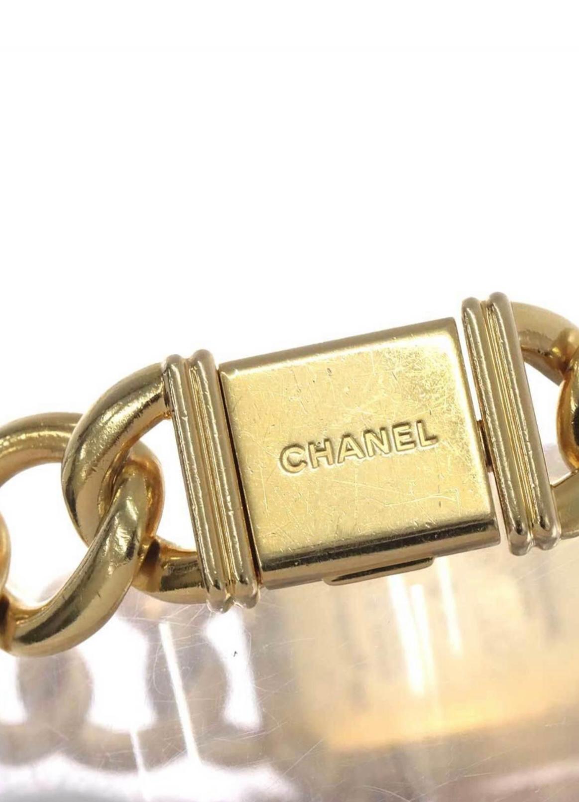 Marque : Chanel

Modèle : Premier

Matériau du boîtier : Or jaune

Cadran : noir laqué

Mouvement : Quartz

Poids :  76.3 grammes

Taille du bracelet : 14,6 cm

Accessoires : Brilliance Jewels Garantie de deux ans

Boîte Chanel