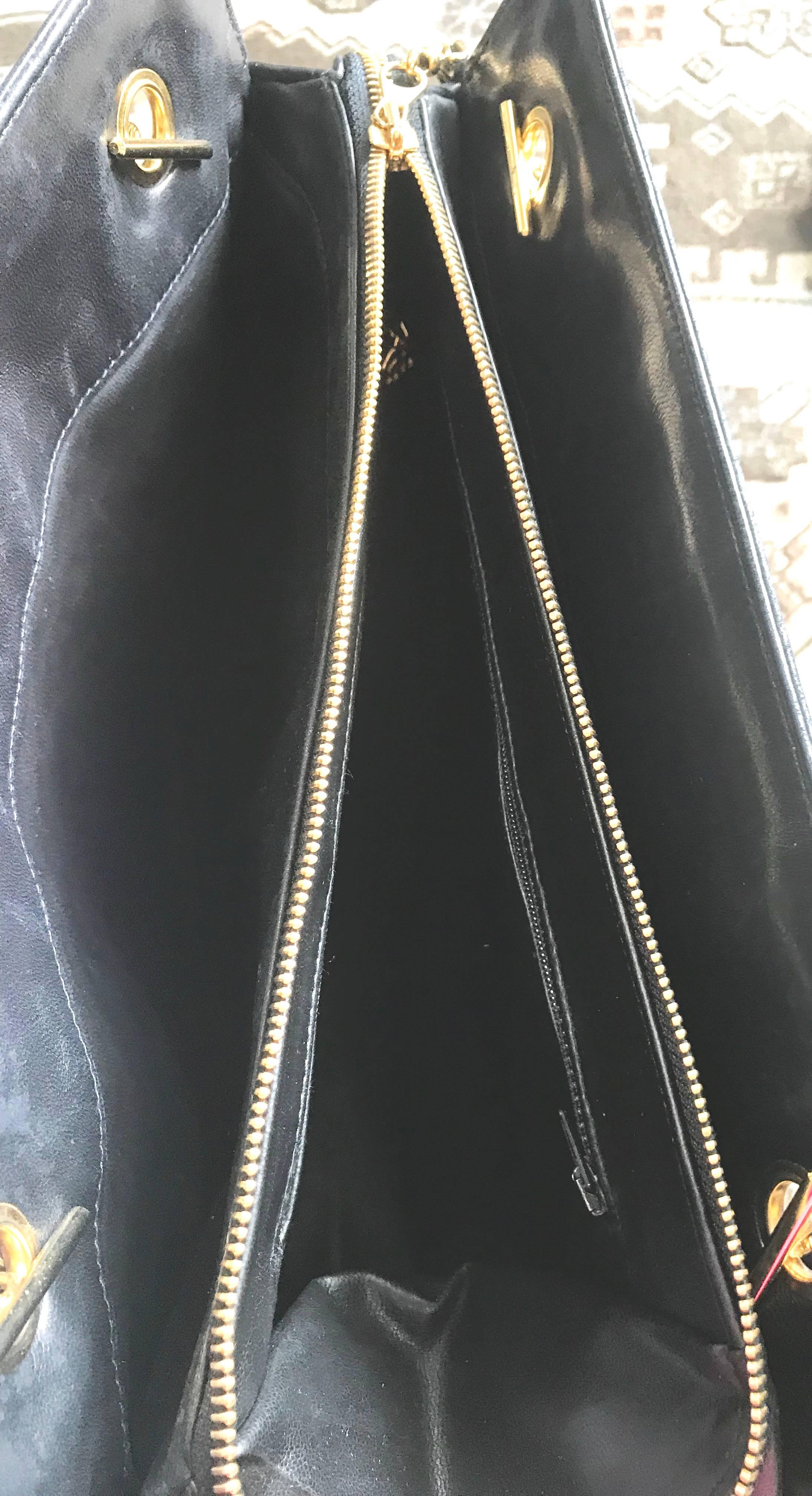 Vintage CHANEL black lambskin large tote bag with gold tone chains and jumbo CC. For Sale 7