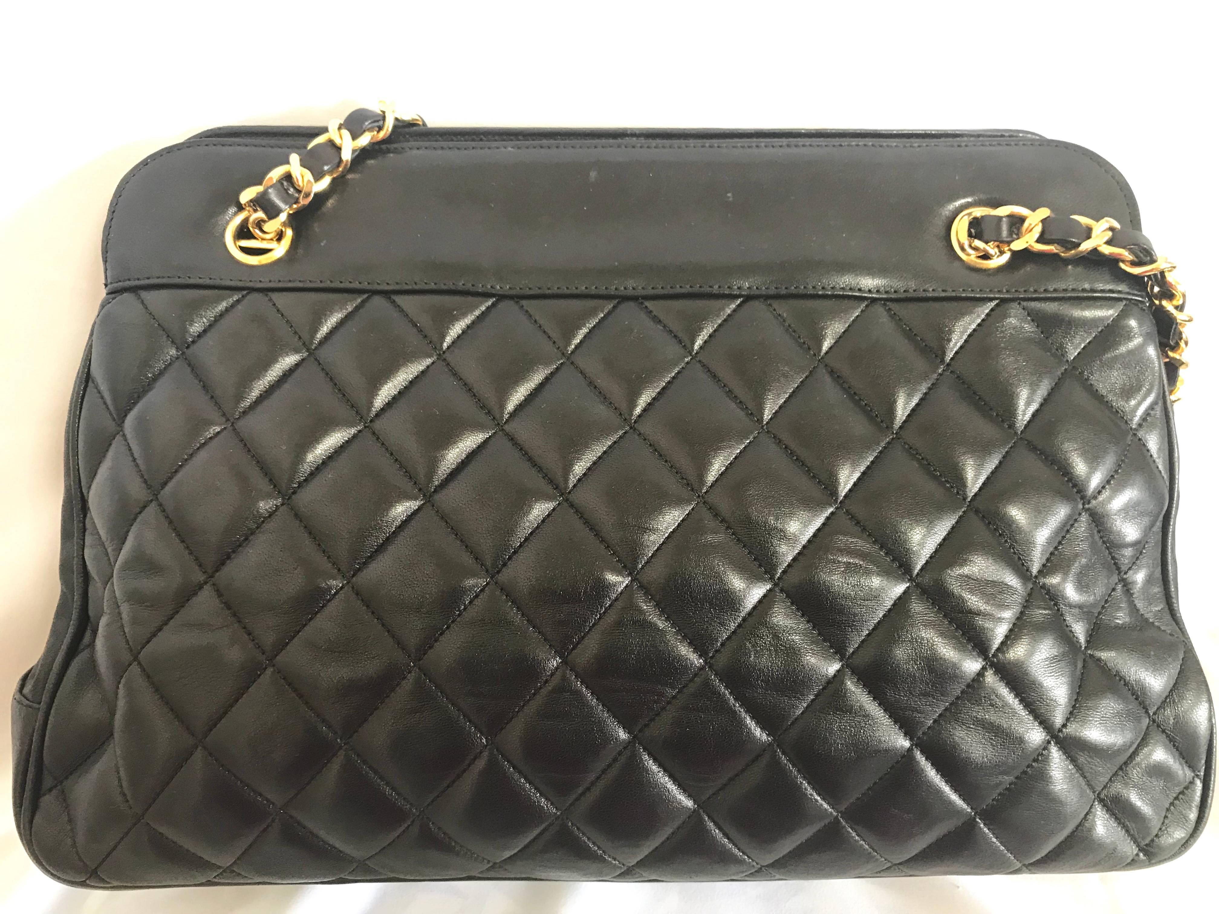 Black Vintage CHANEL black lambskin large tote bag with gold tone chains and jumbo CC. For Sale
