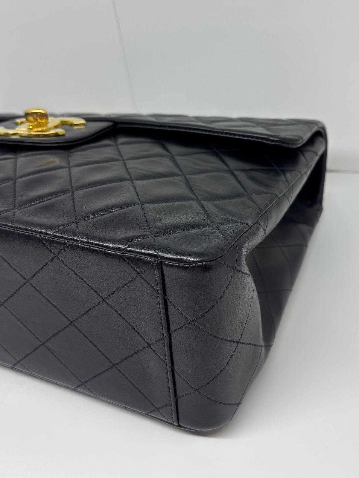 Vintage Chanel Black Lambskin Quilted Big CC Maxi Flap Bag In Good Condition For Sale In Jakarta, Daerah Khusus Ibukota Jakarta