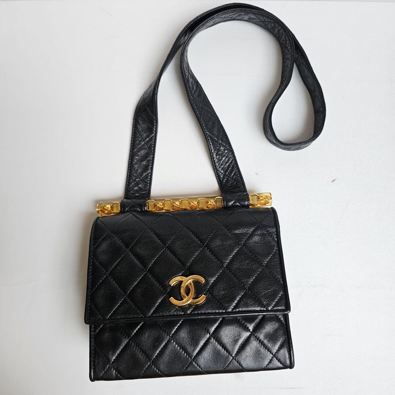 Vintage Chanel Black Lambskin Quilted Lucite Trim Shoulder Flap Bag en vente 8