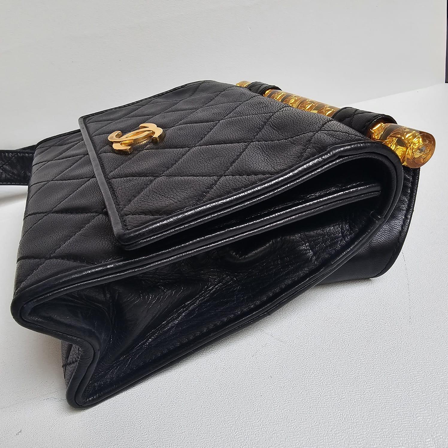 Vintage Chanel Black Lambskin Quilted Lucite Trim Shoulder Flap Bag Unisexe en vente