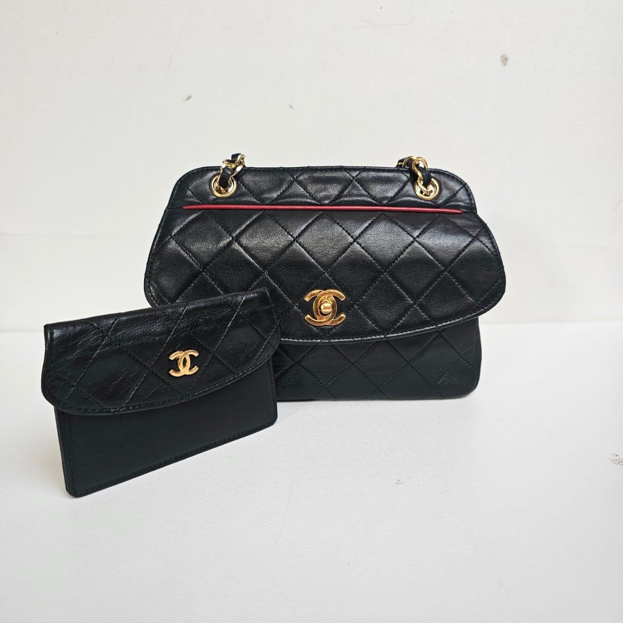 Vintage Chanel Black Lambskin Quilted Mini Flap Bag en vente 8
