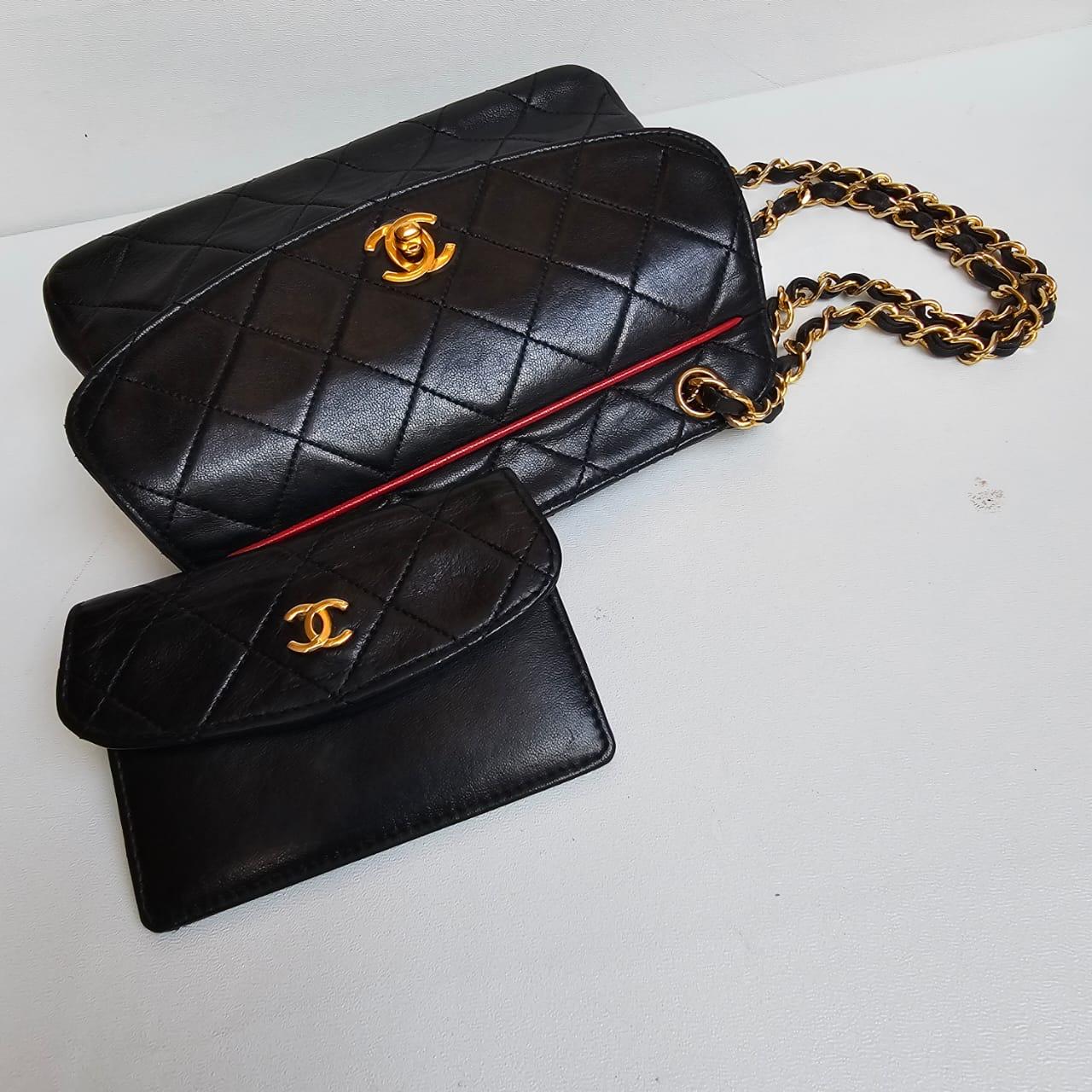 Vintage Chanel Black Lambskin Quilted Mini Flap Bag en vente 9