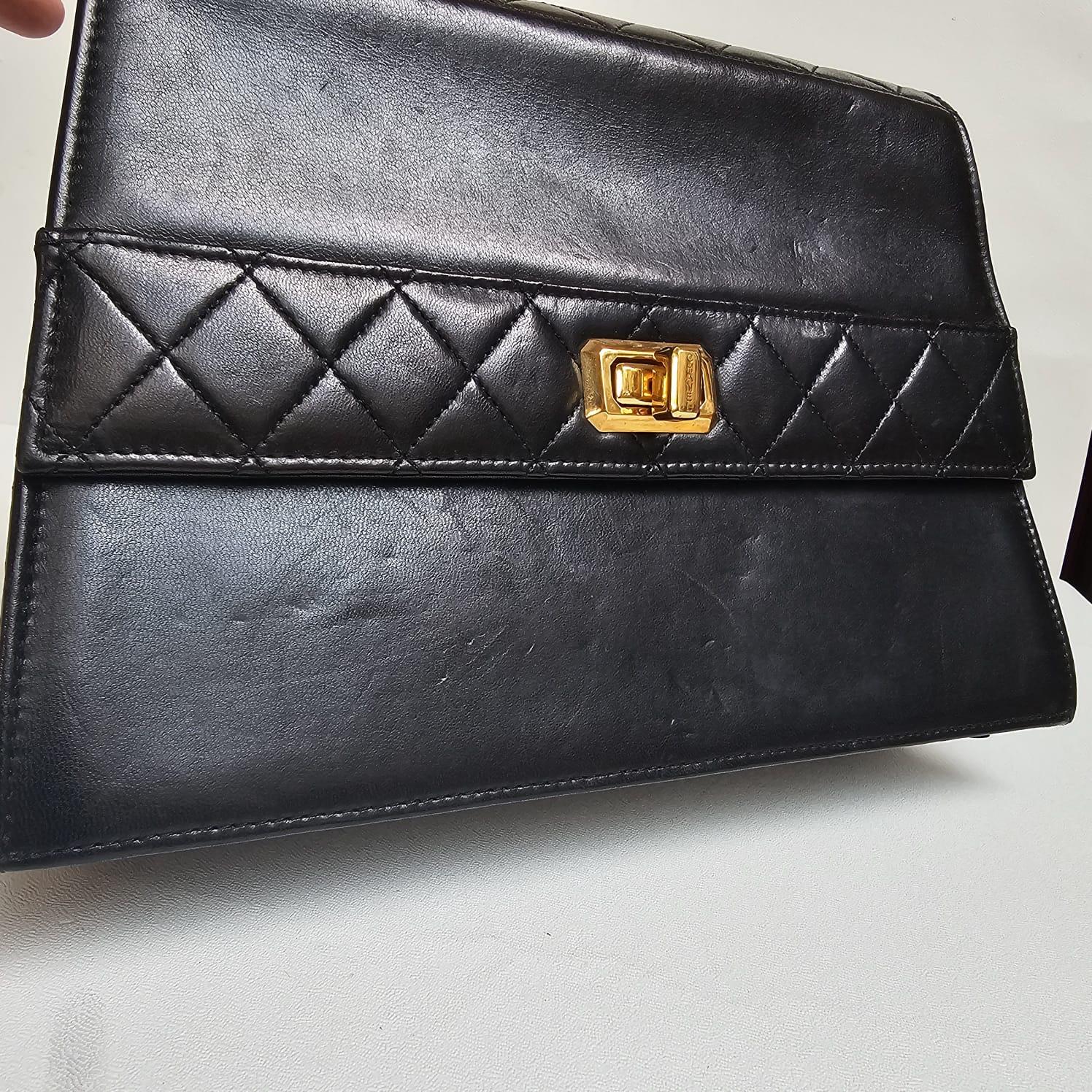 Vintage Chanel Black Lambskin Trapezoid Reissue Shoulder Bag In Good Condition For Sale In Jakarta, Daerah Khusus Ibukota Jakarta