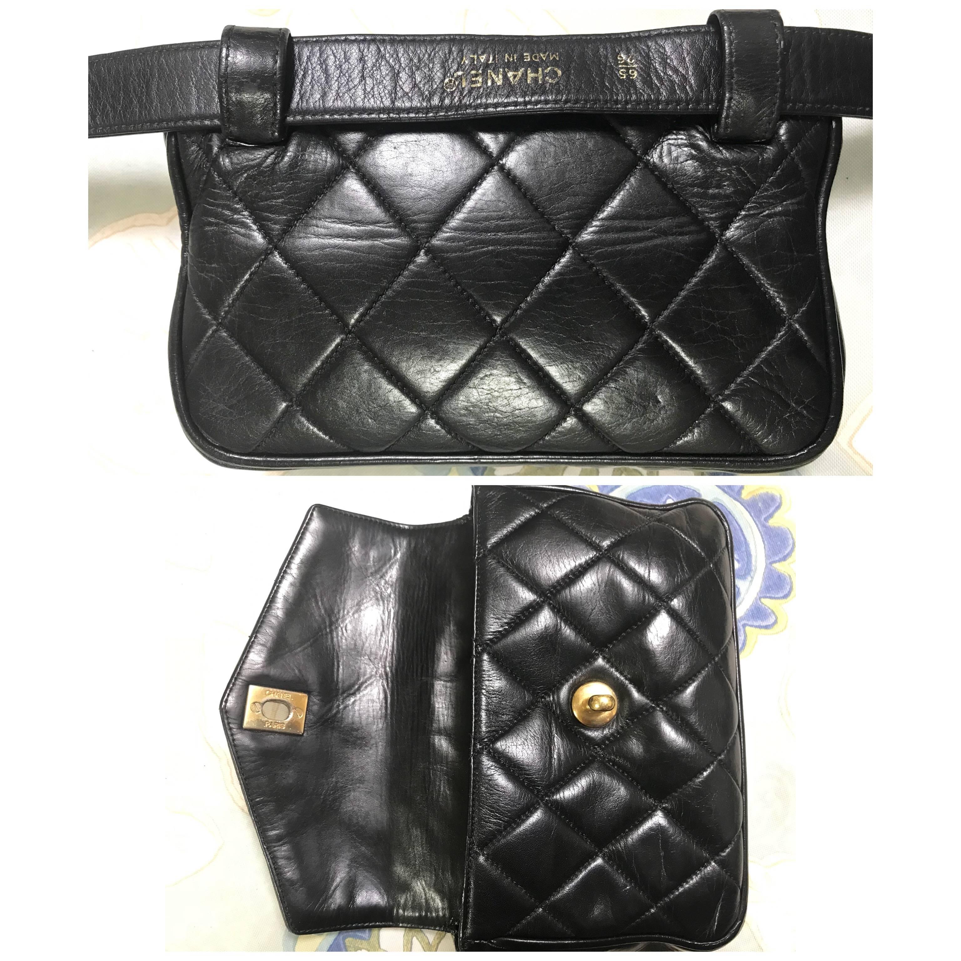 1980s-1990s. Vintage CHANEL black leather waist purse, fanny bag with belt and CC motif. 
Waist size: 23.6