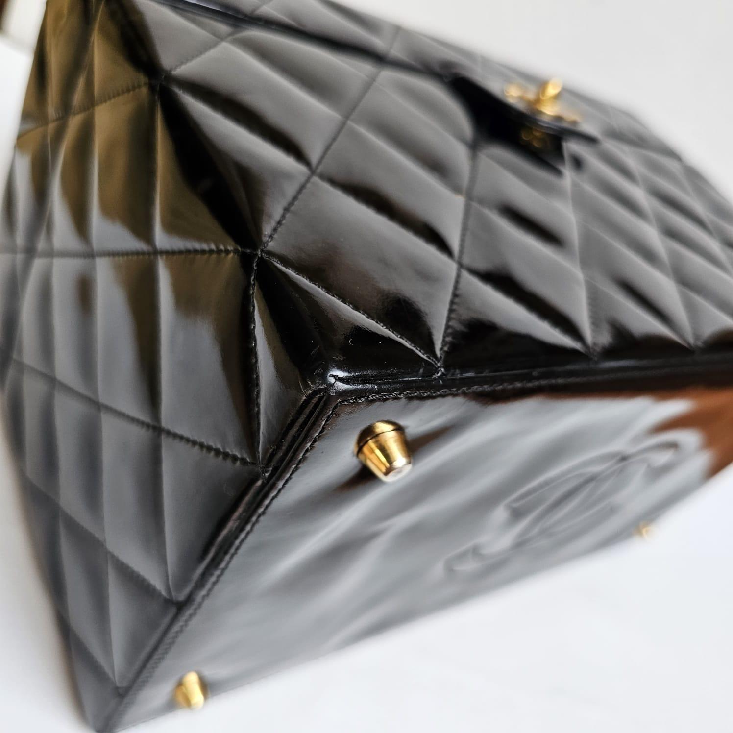 Vintage Chanel Black Patent Quilted Vanity Box Bag For Sale 11