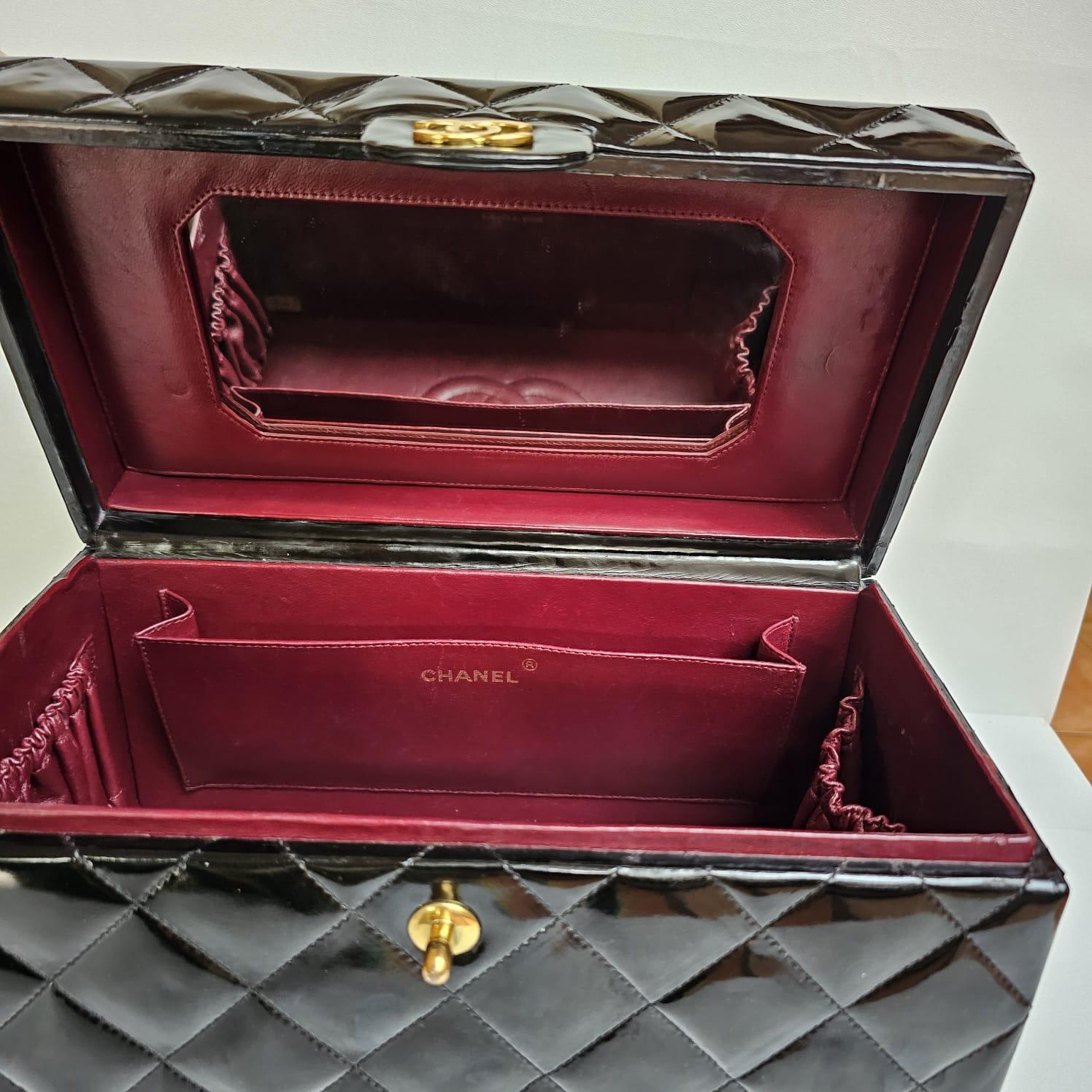 Vintage Chanel Black Patent Quilted Vanity Box Bag For Sale 5