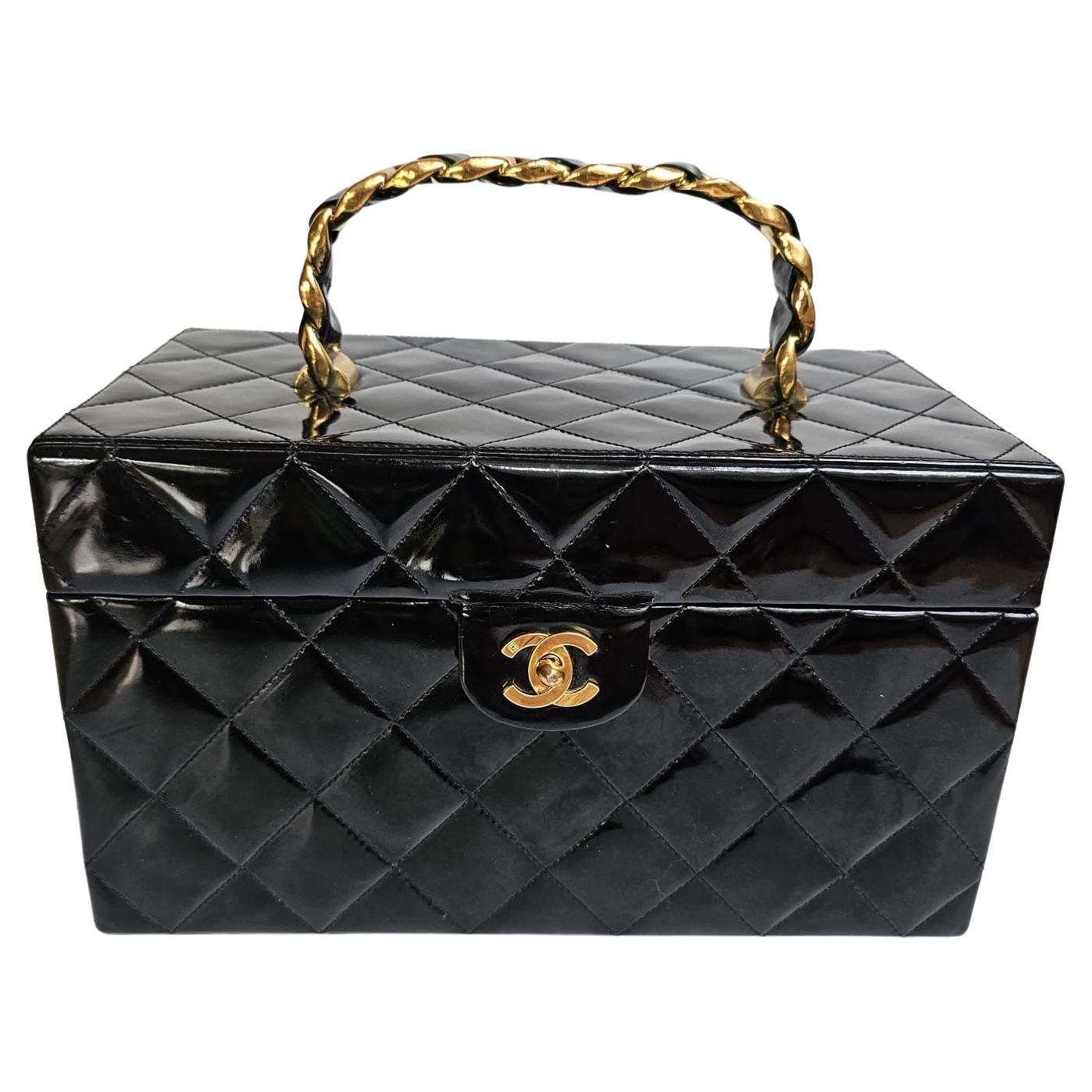 Vintage Chanel Black Patent Quilted Vanity Box Bag For Sale